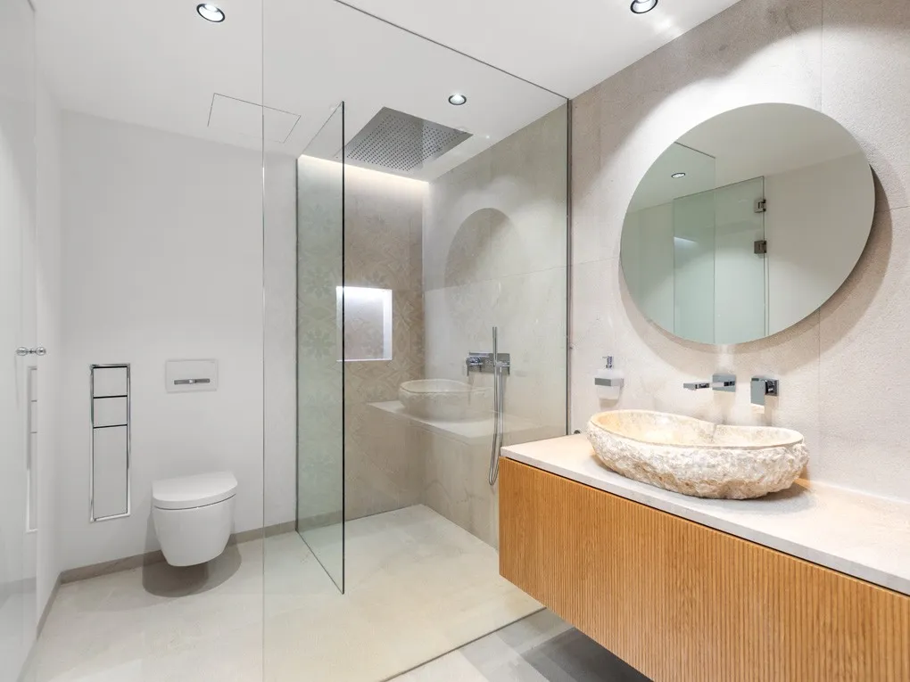 Elegant Habitatge Renovat en Ubicació Exclusiva-10