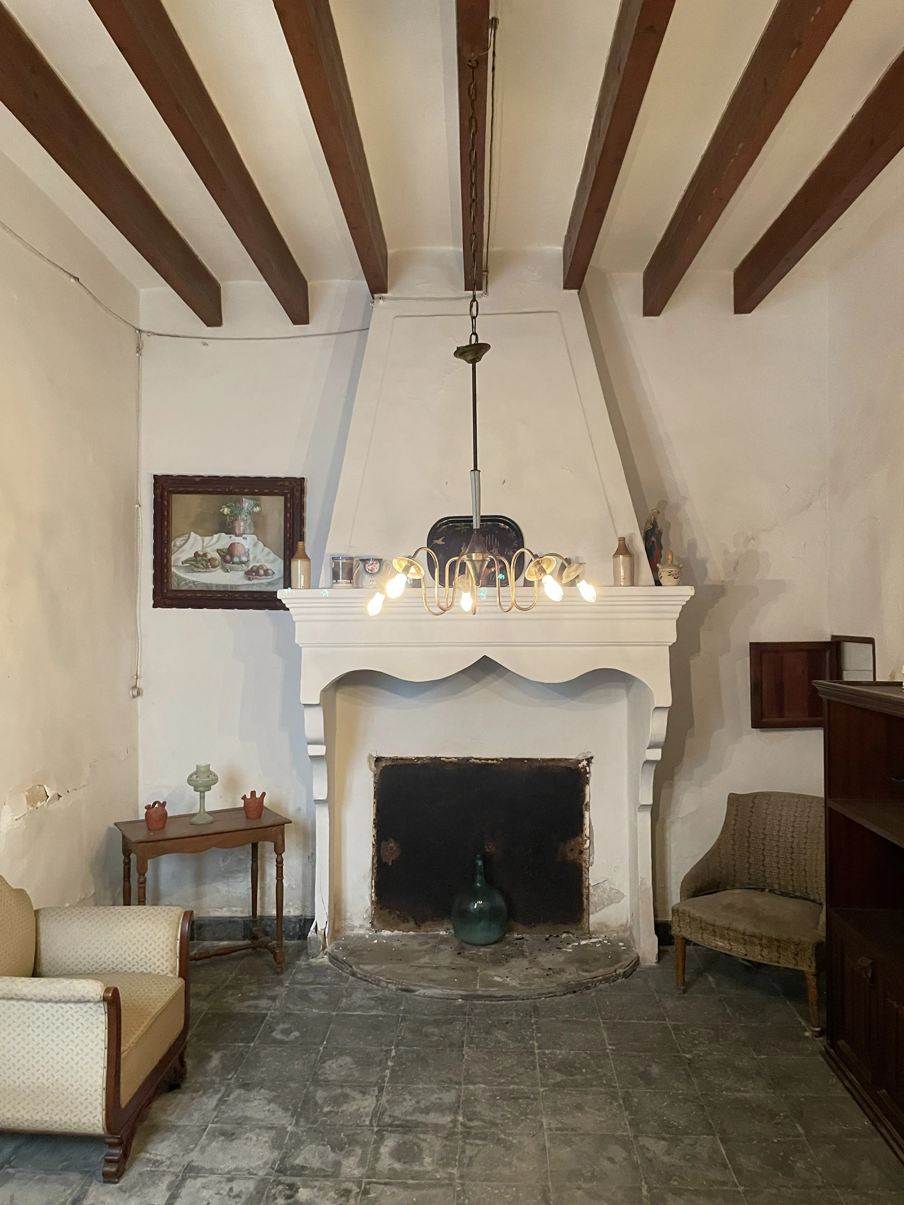 Mediterranean dream home: Excellent renovation project · Muro-22