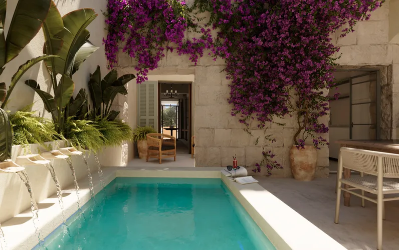 Mediterranean dream home: Excellent renovation project · Muro