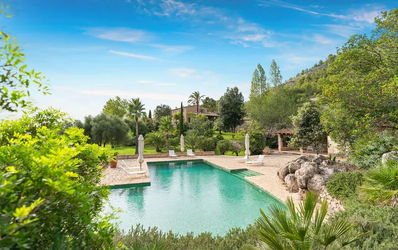 Nieruchomość Finca w cudownej lokalizacji z winnicami