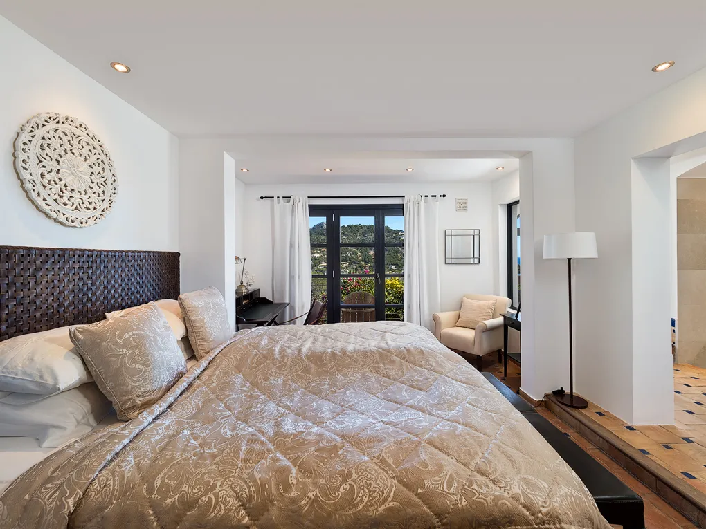 Finca-stil Villa i hamnläge-8