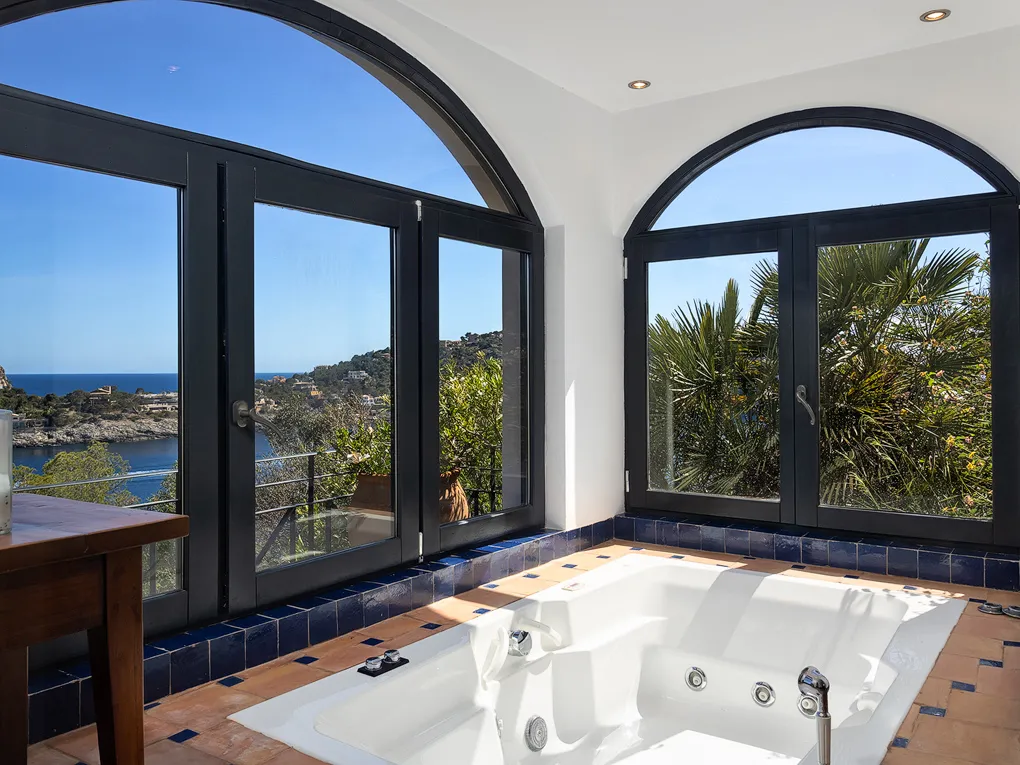 Villa de style Finca dans un port-9