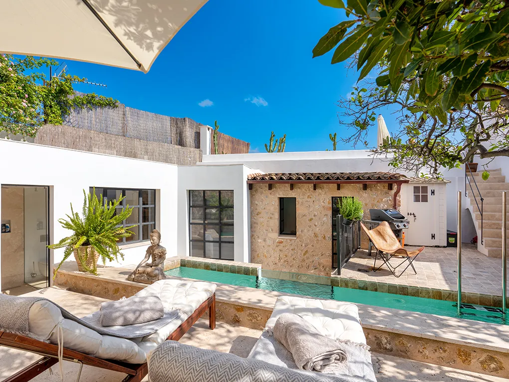Fabelagtigt byhus med pool. Pollensa-1
