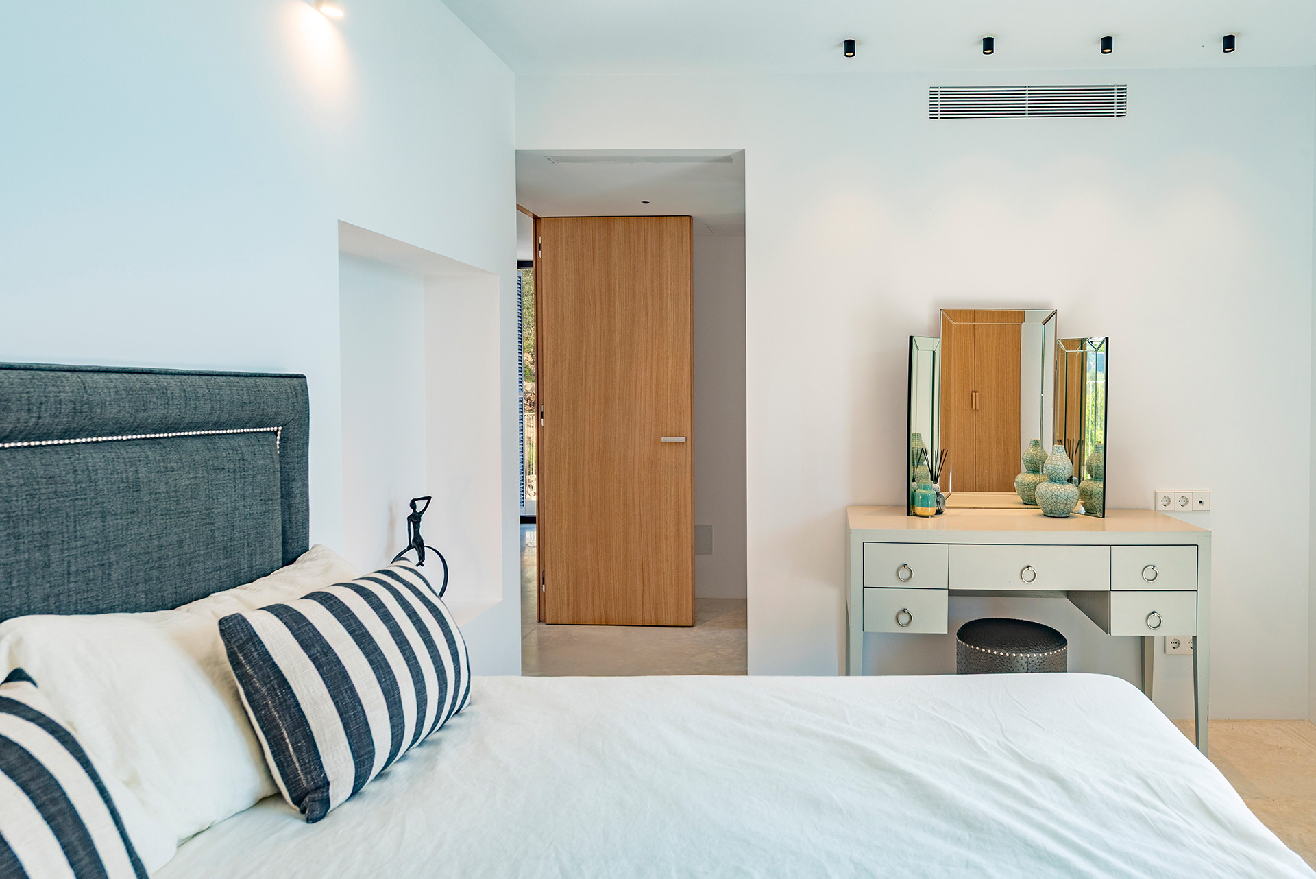 Exclusive newly built country estate in Alcúdia – Move-in ready and designed for the authentic Mallorcan Lifestyle-26
