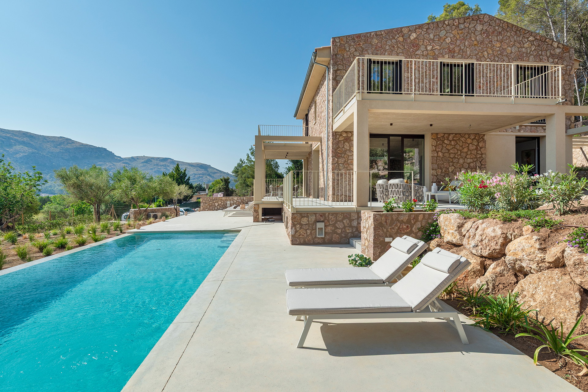 Exclusive newly built country estate in Alcúdia – Move-in ready and designed for the authentic Mallorcan Lifestyle