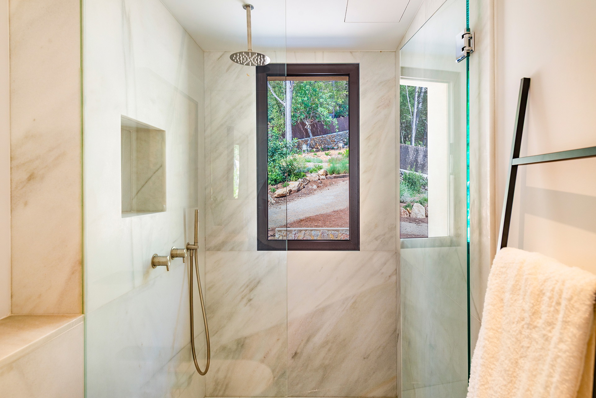Exclusive newly built country estate in Alcúdia – Move-in ready and designed for the authentic Mallorcan Lifestyle-23