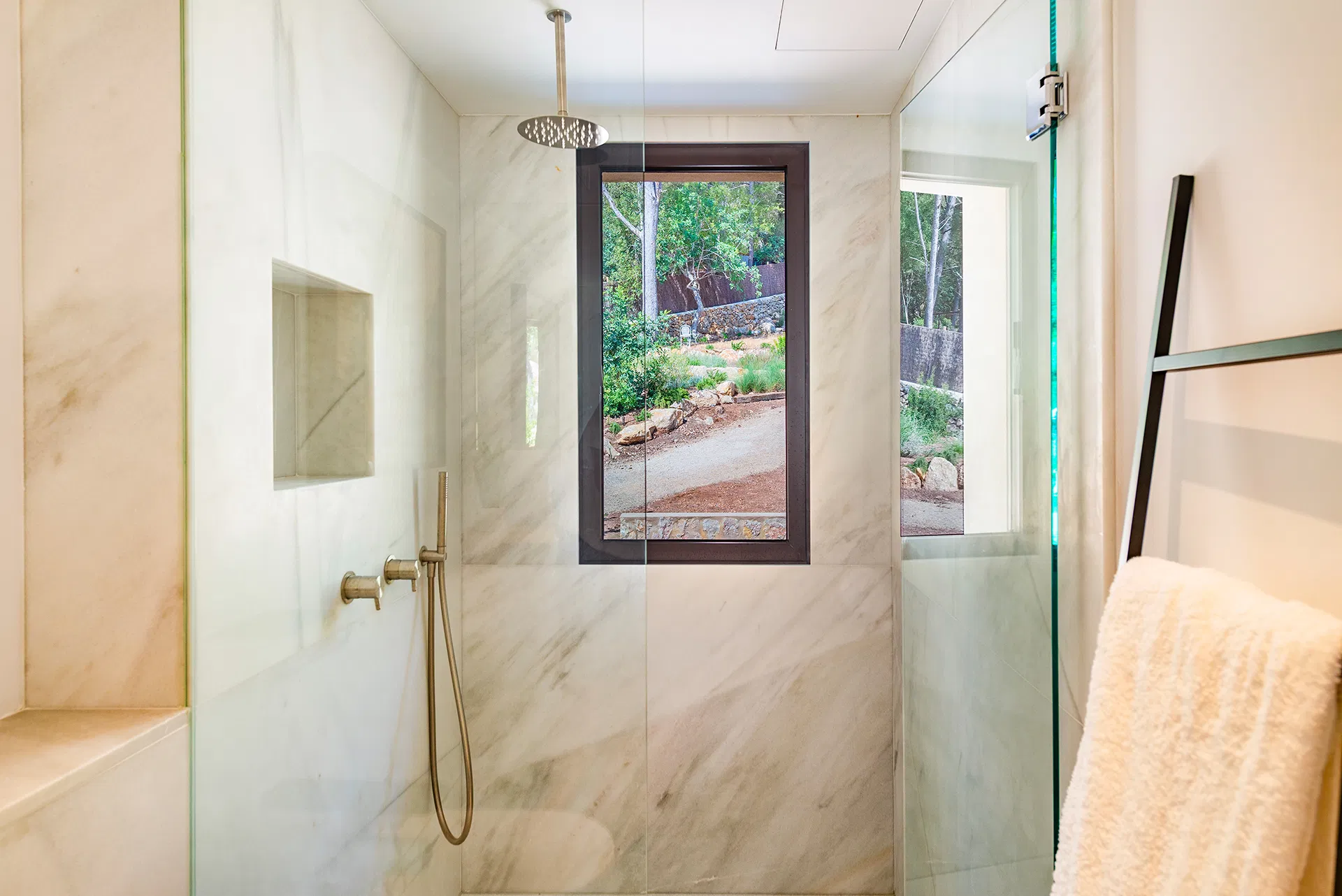 Exclusive newly built country estate in Alcúdia – Move-in ready and designed for the authentic Mallorcan Lifestyle-23