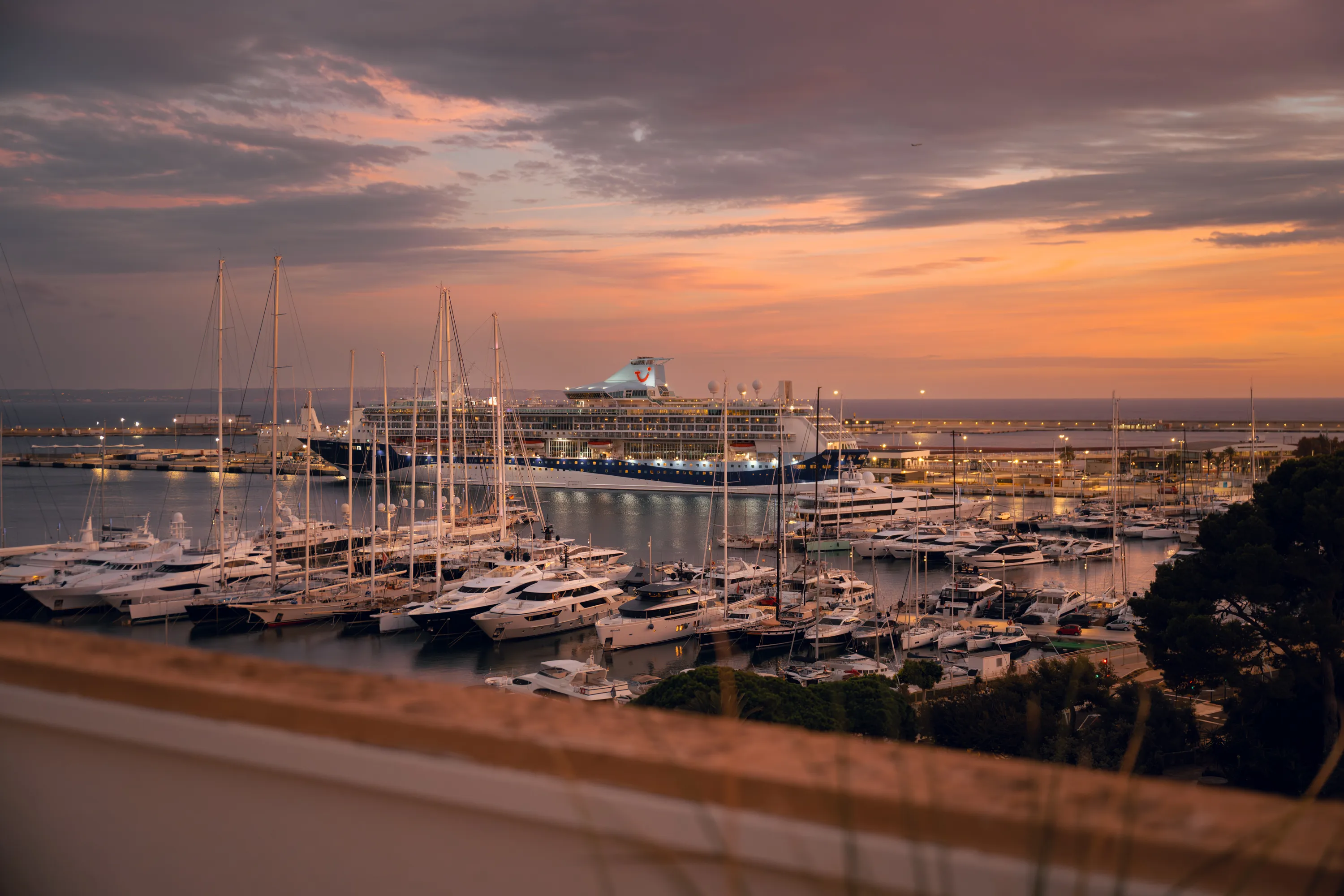 Exceptional Renovated Residence with Private Rooftop on Paseo Marítimo-18