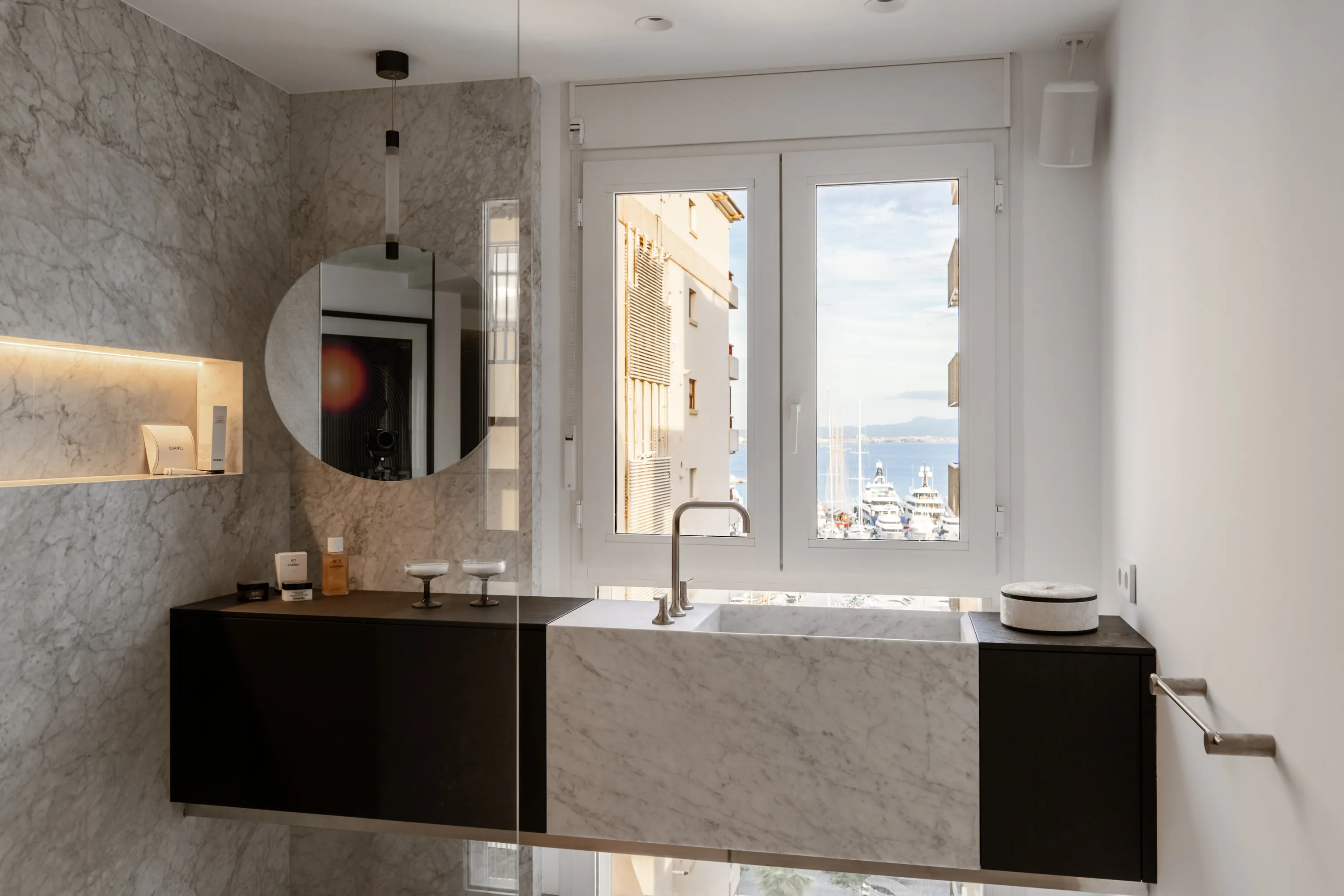 Exceptional Renovated Residence with Private Rooftop on Paseo Marítimo-7