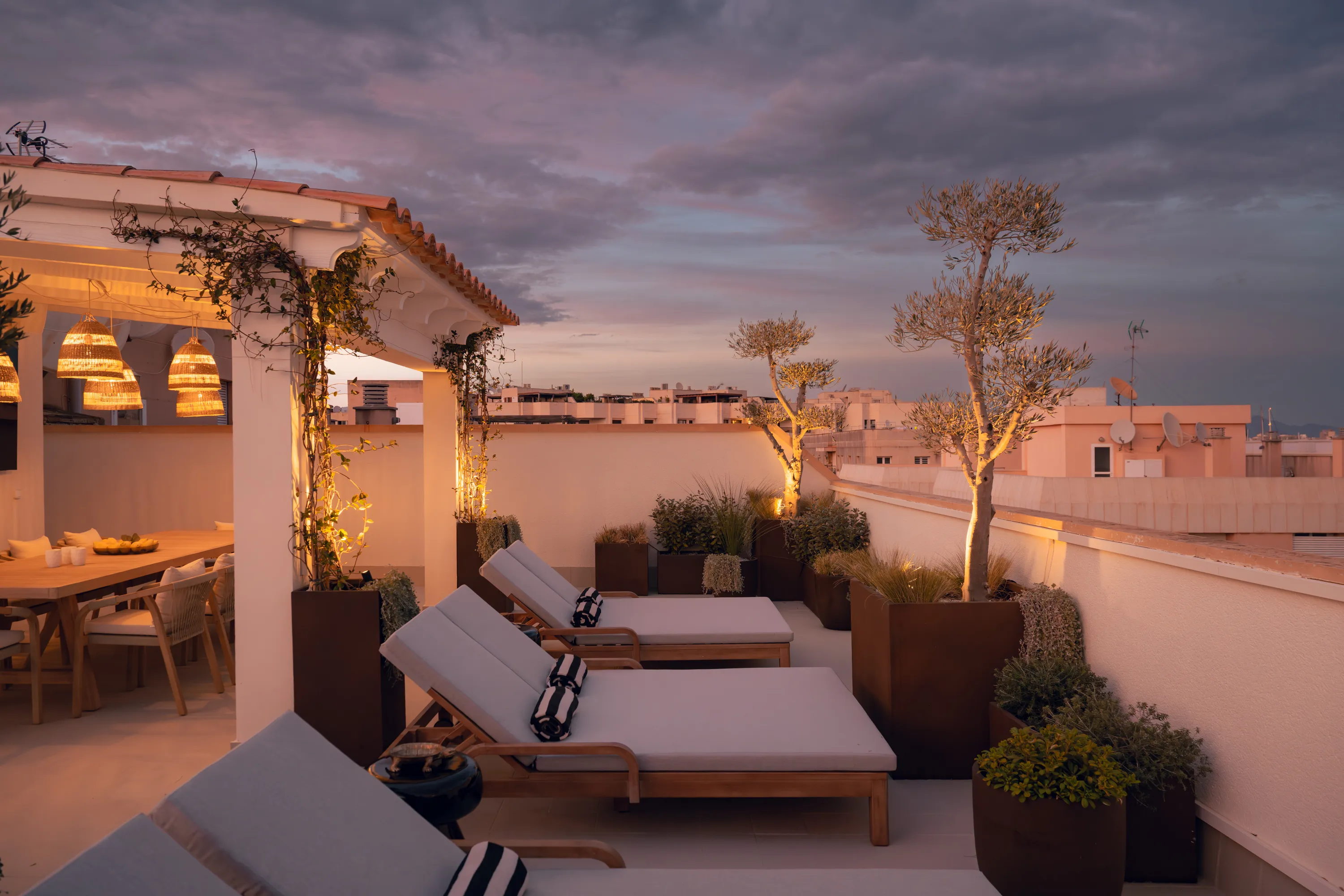 Exceptional Renovated Residence with Private Rooftop on Paseo Marítimo-17