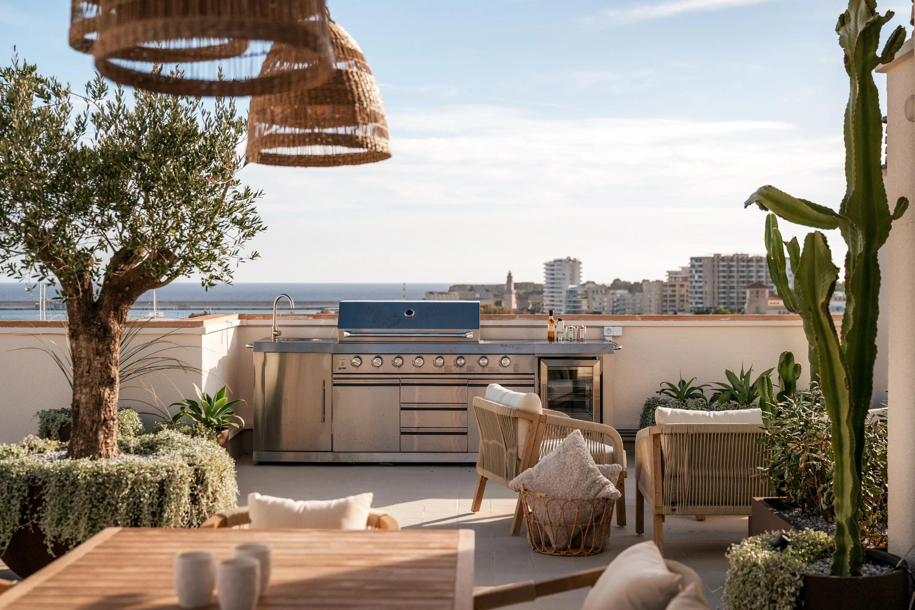 Exceptional Renovated Residence with Private Rooftop on Paseo Marítimo-13