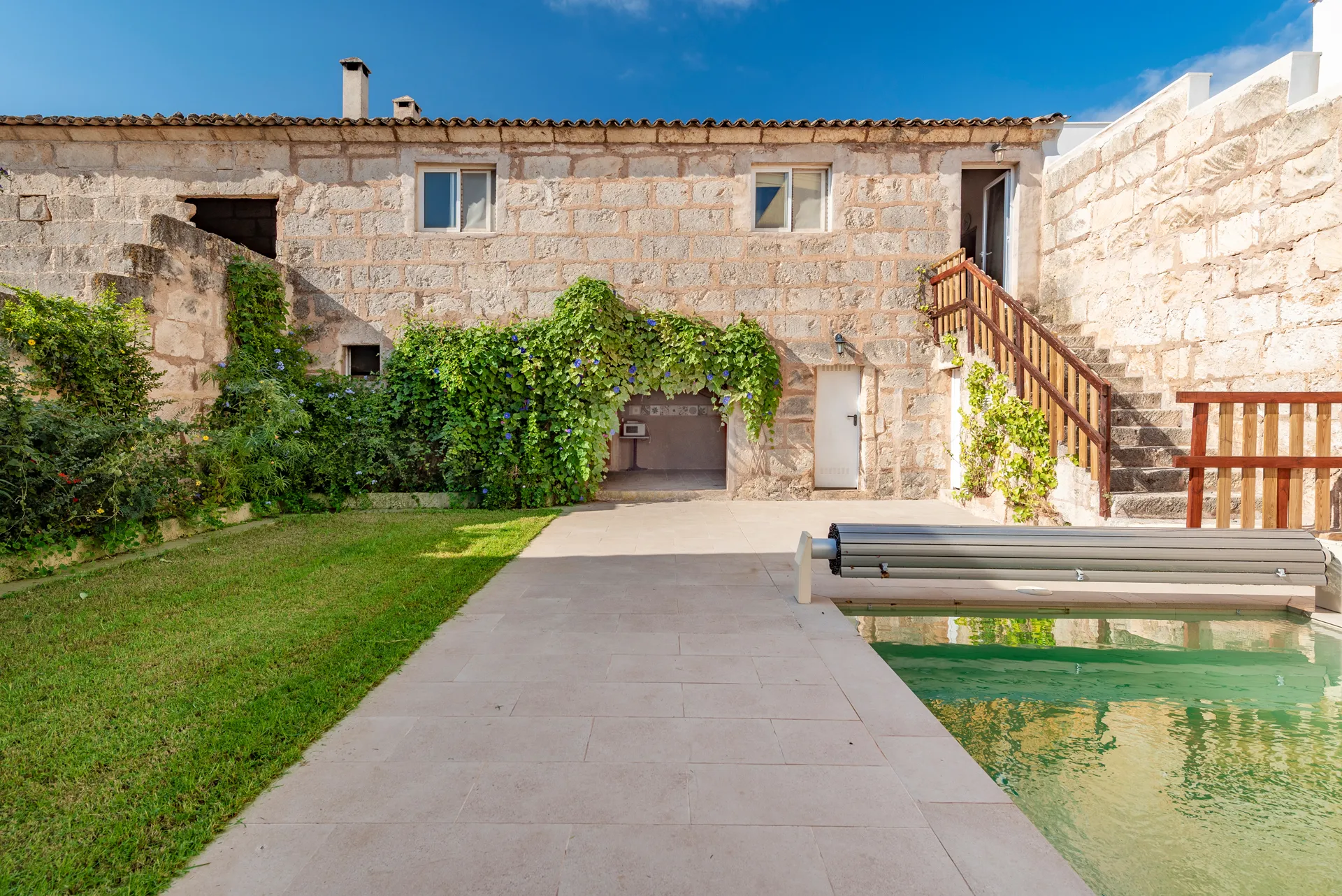 Àmplia casa de poble amb garatge, piscina i jardí a Sa Pobla, Mallorca-1