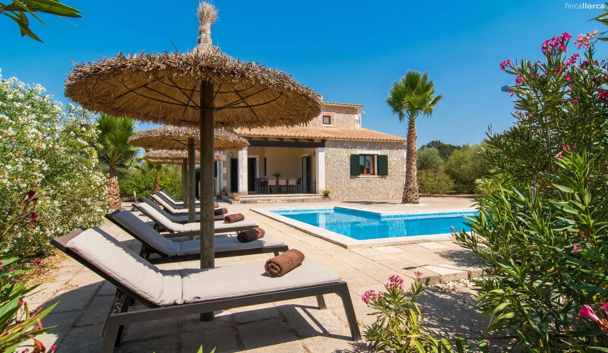 Finca with guesthouse and pool in Algaida-2