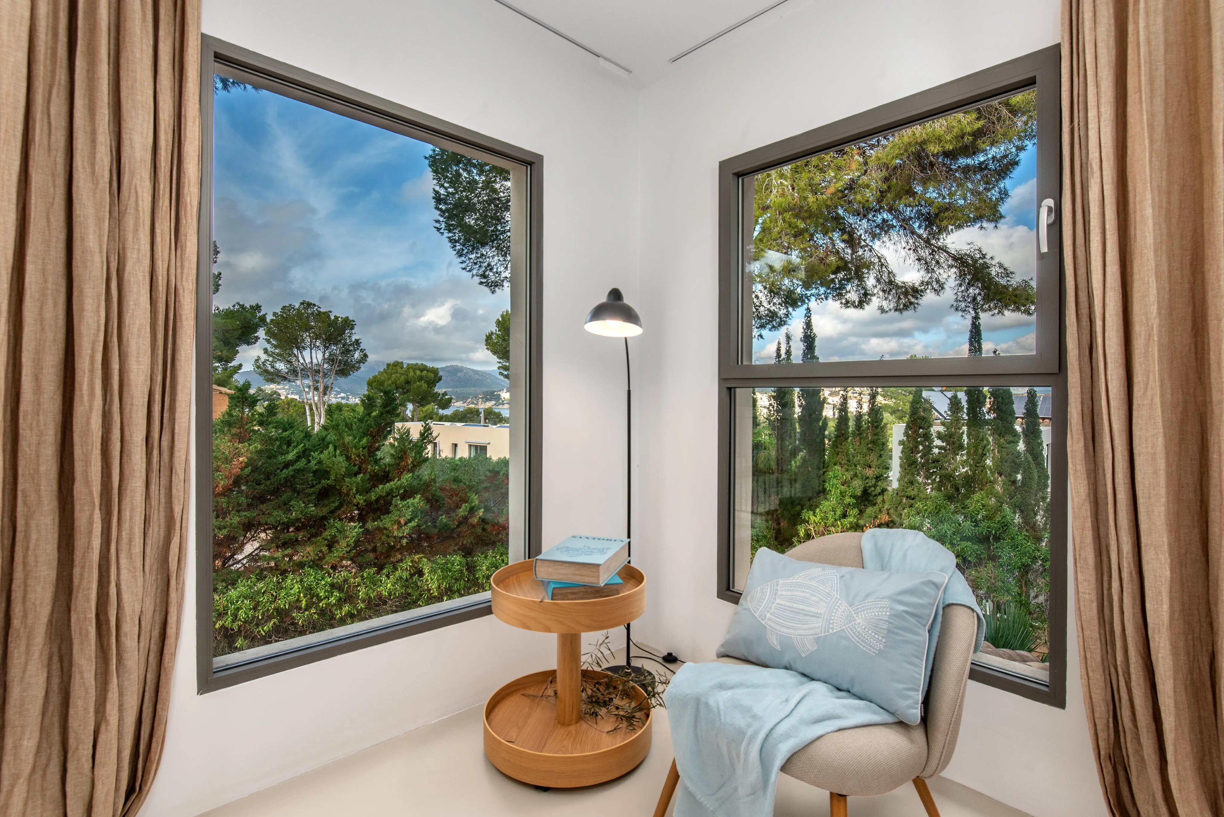 Villa med renoveringsprojekt och uthyrningslicens i bästa läge-20