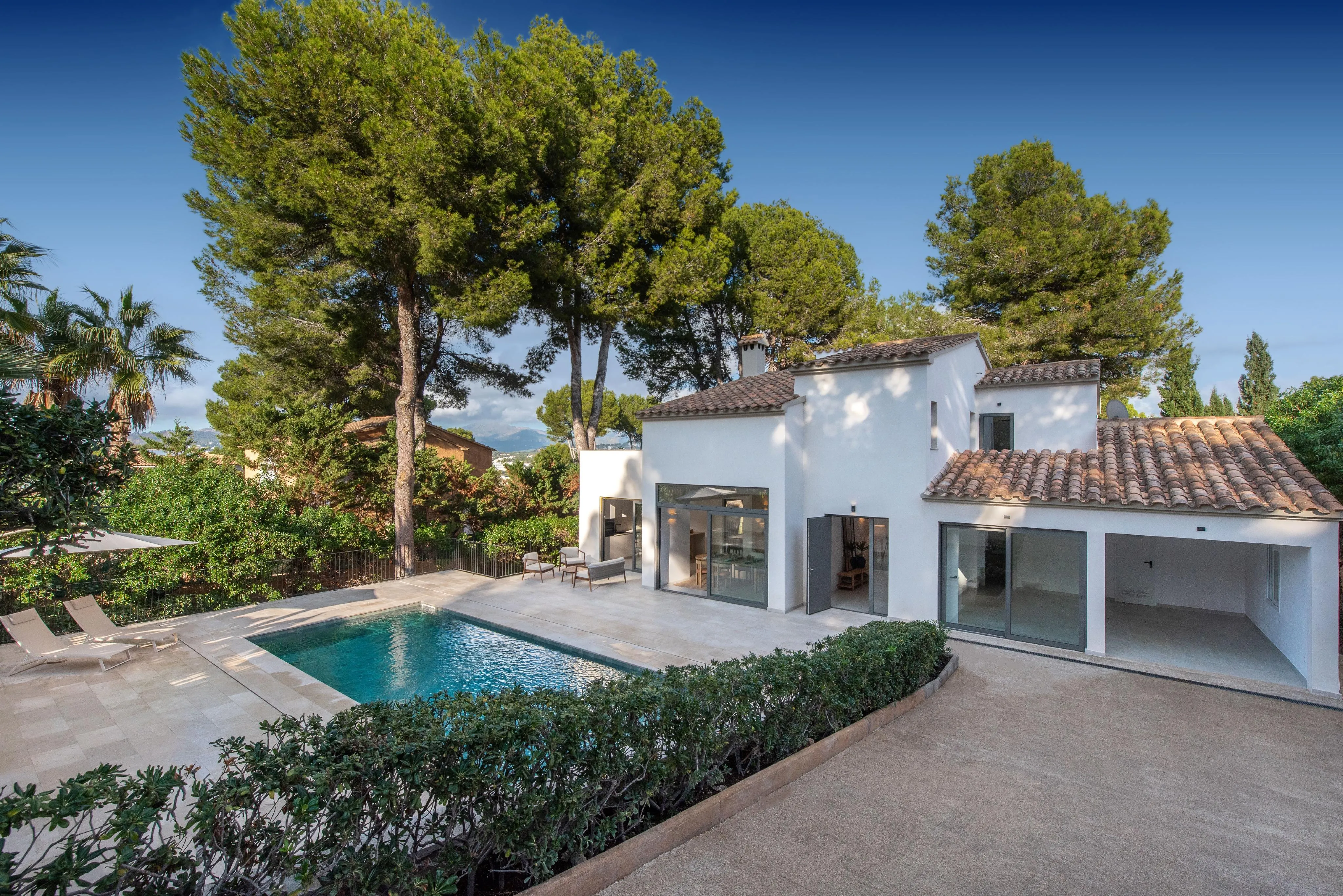 Villa completamente reformada en una ubicación privilegiada-1