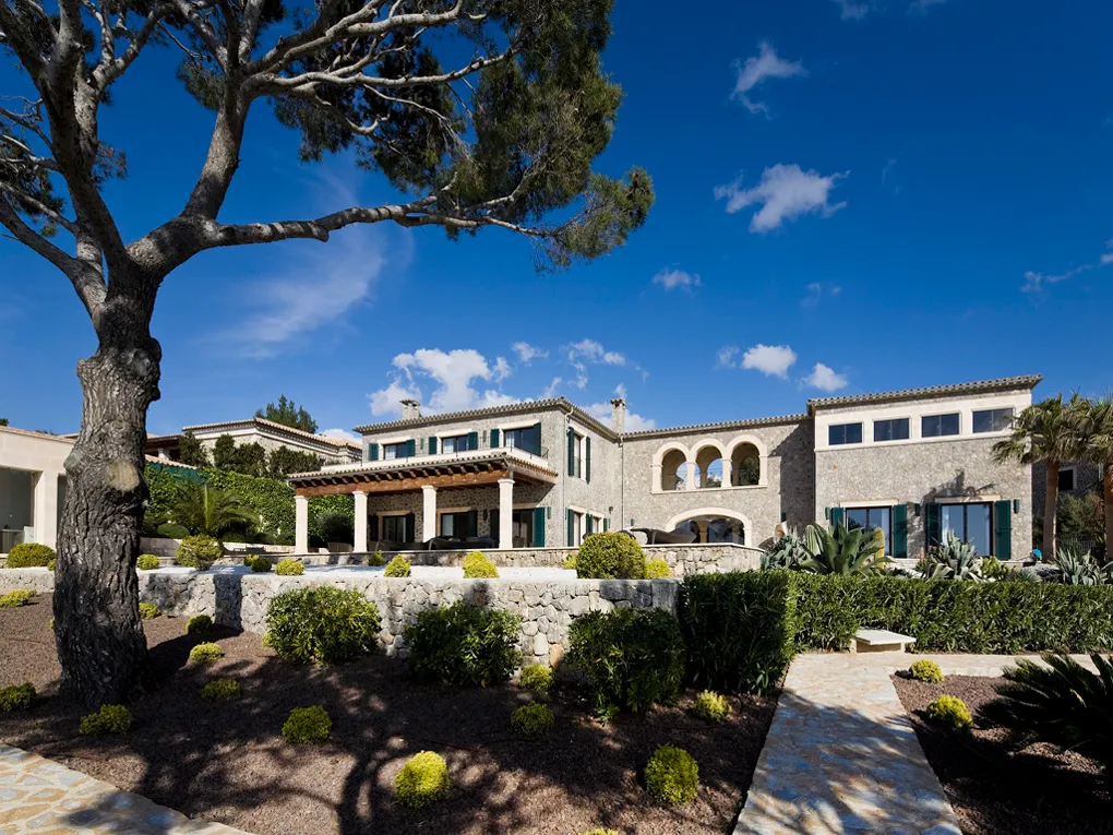 Unieke natuurstenen villa met panoramisch uitzicht op zee-36
