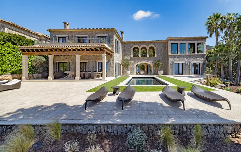 Stunning natural stone villa with panoramic sea views