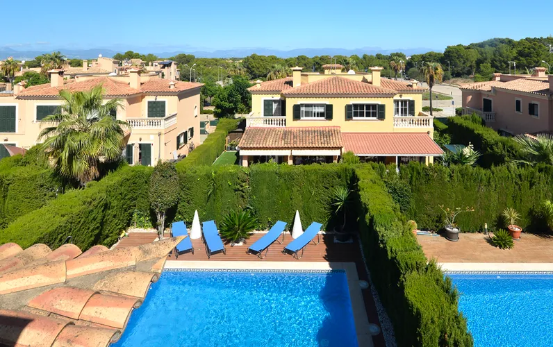 Piękny dom w zabudowie bliźniaczej w Puig de Ros