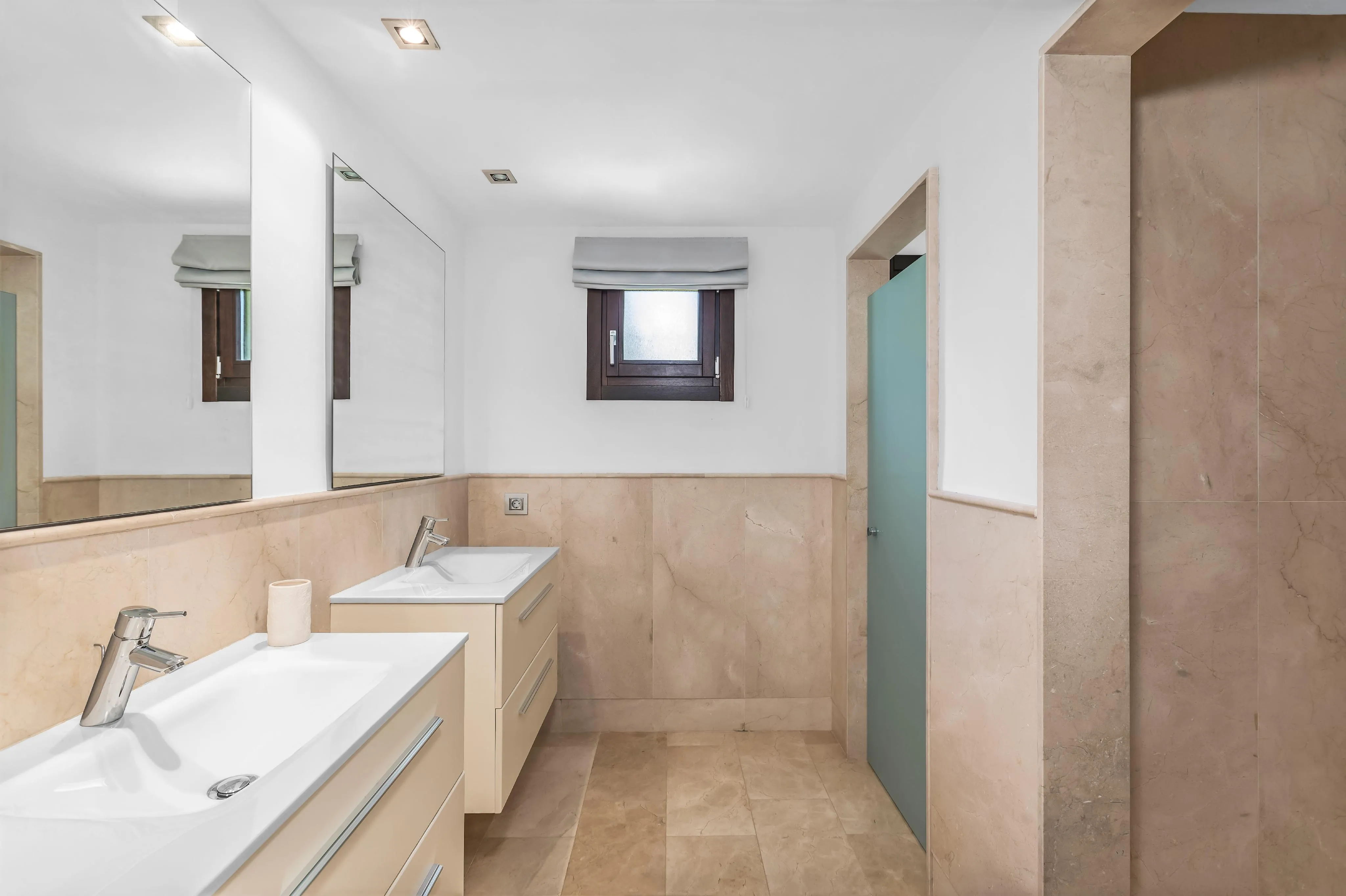 Modern drömvilla med vacker havsutsikt i Santa
Ponsa-16