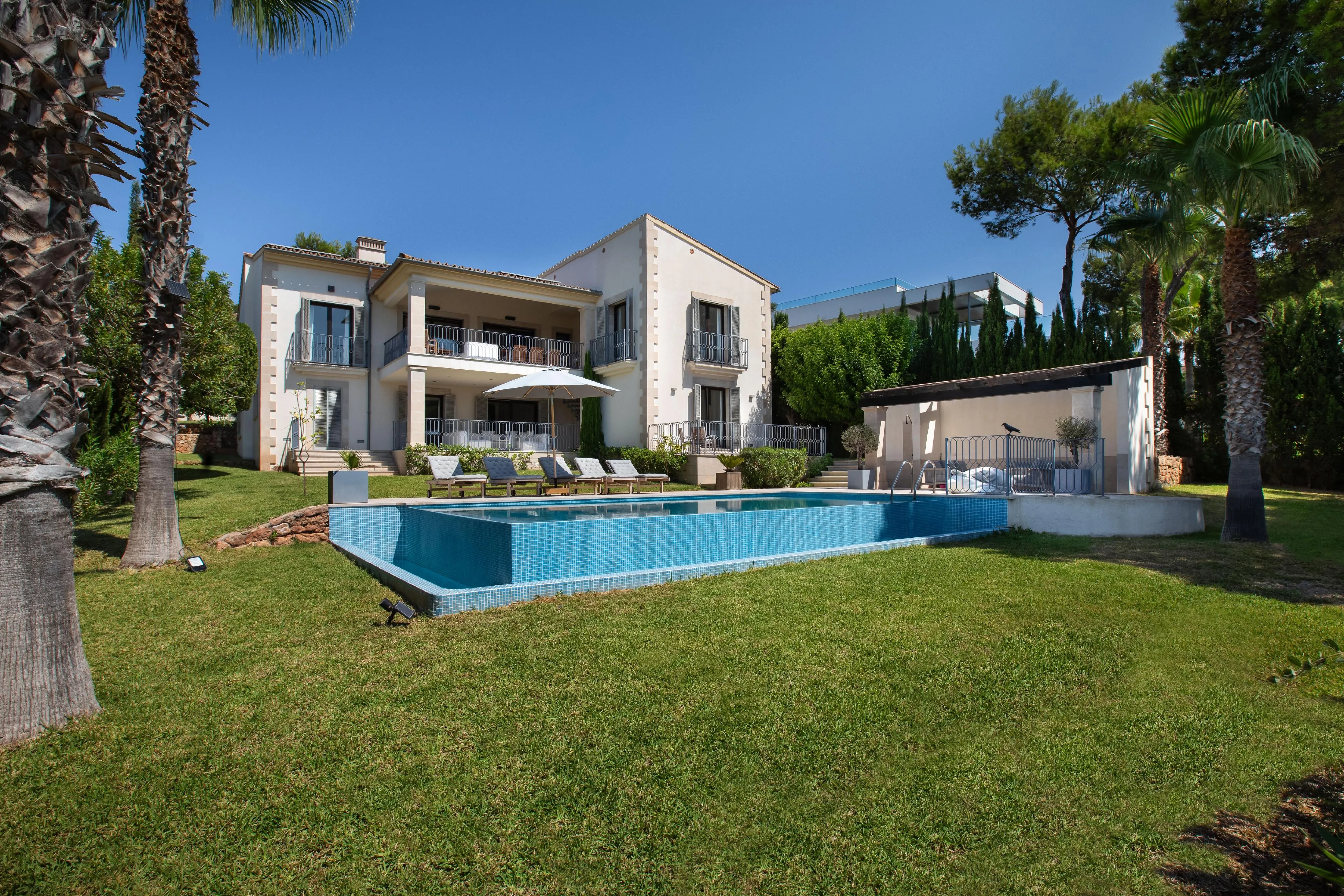 Modern drömvilla med vacker havsutsikt i Santa
Ponsa-23