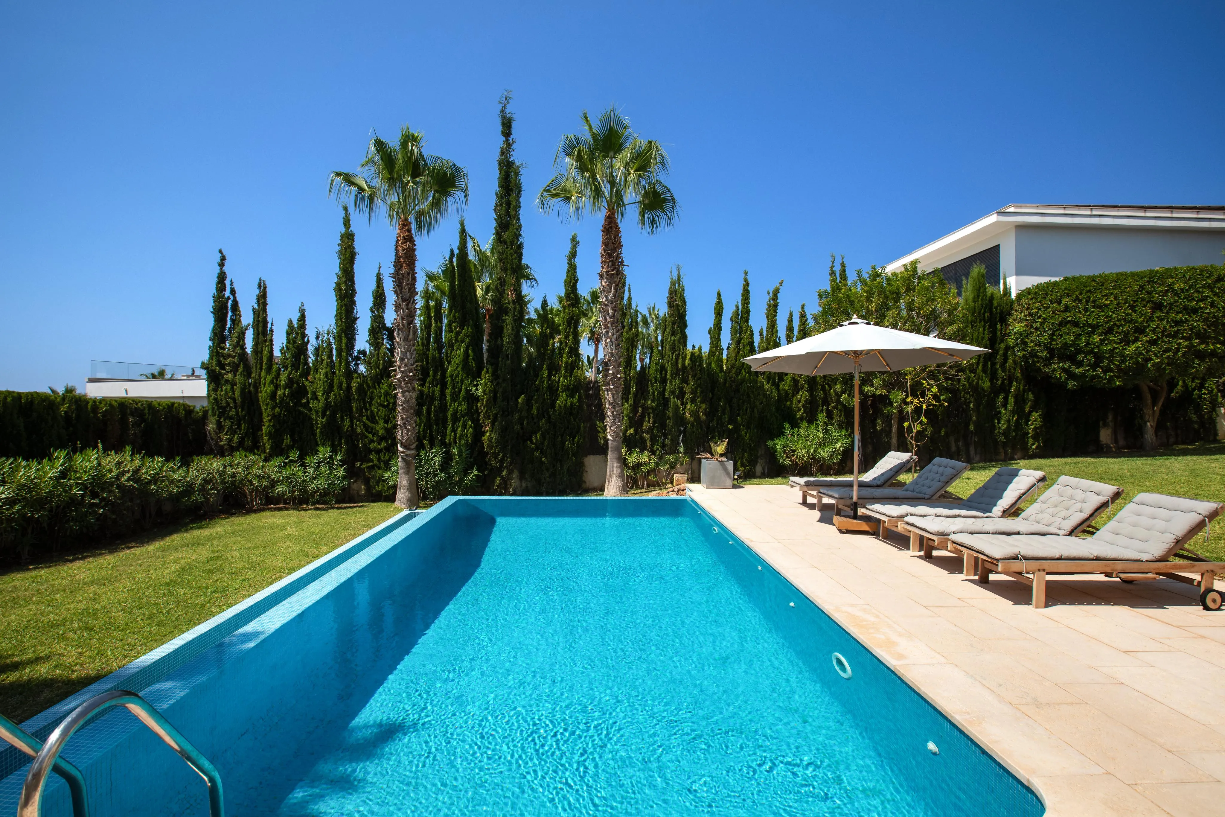 Modern drömvilla med vacker havsutsikt i Santa
Ponsa-2