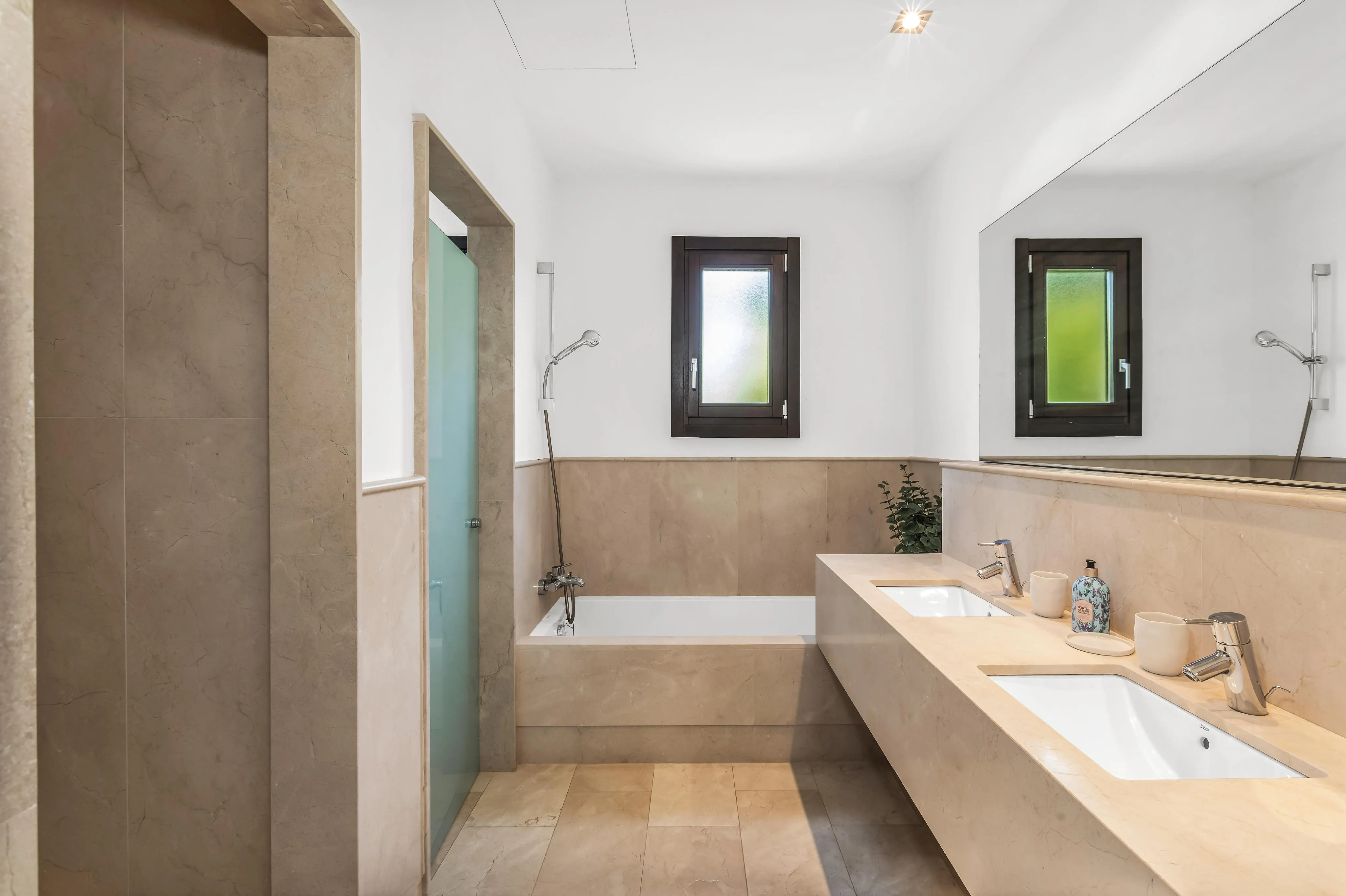 Modern drömvilla med vacker havsutsikt i Santa
Ponsa-13