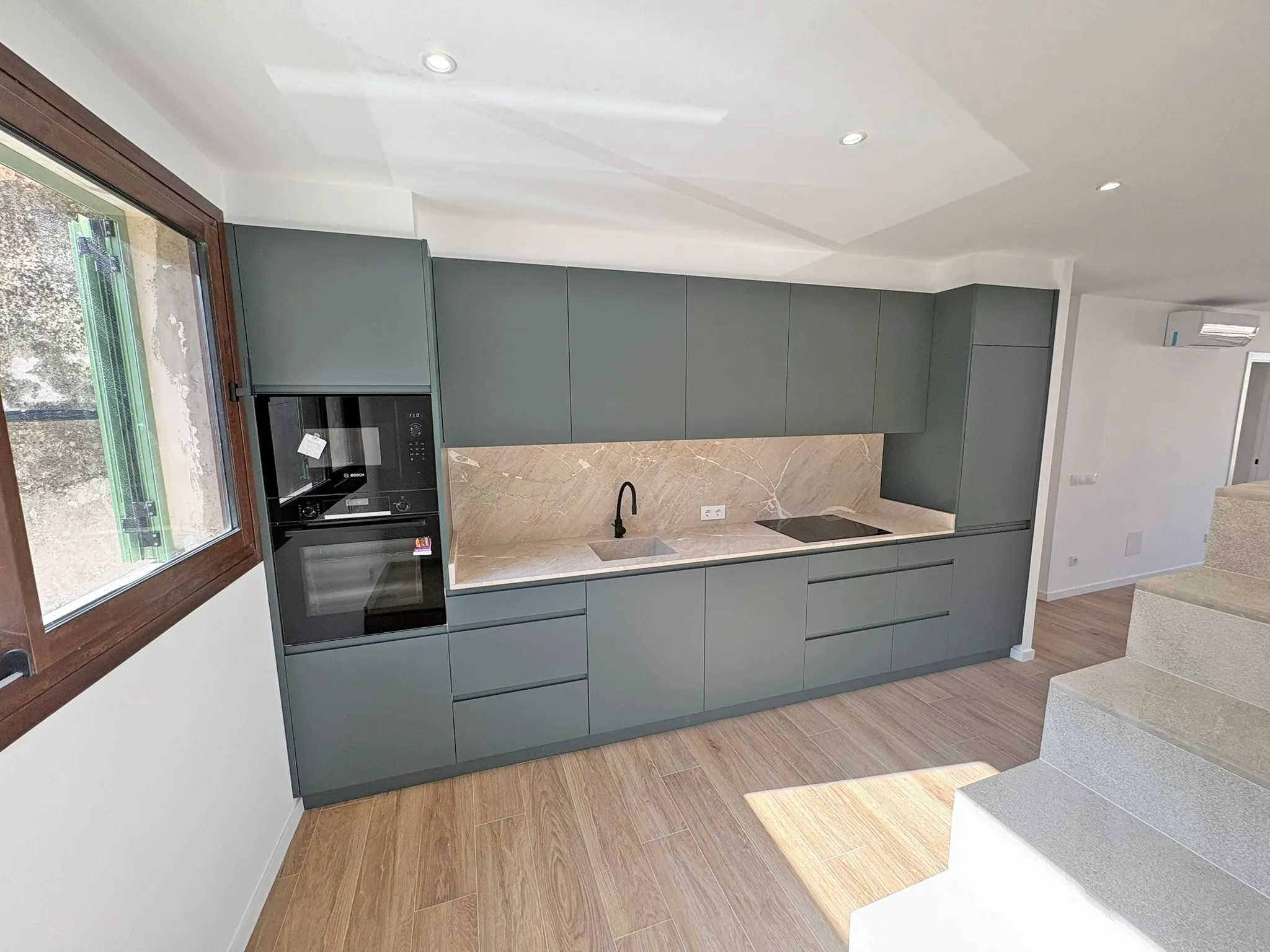 Beautiful duplex with garage and incredible views-3