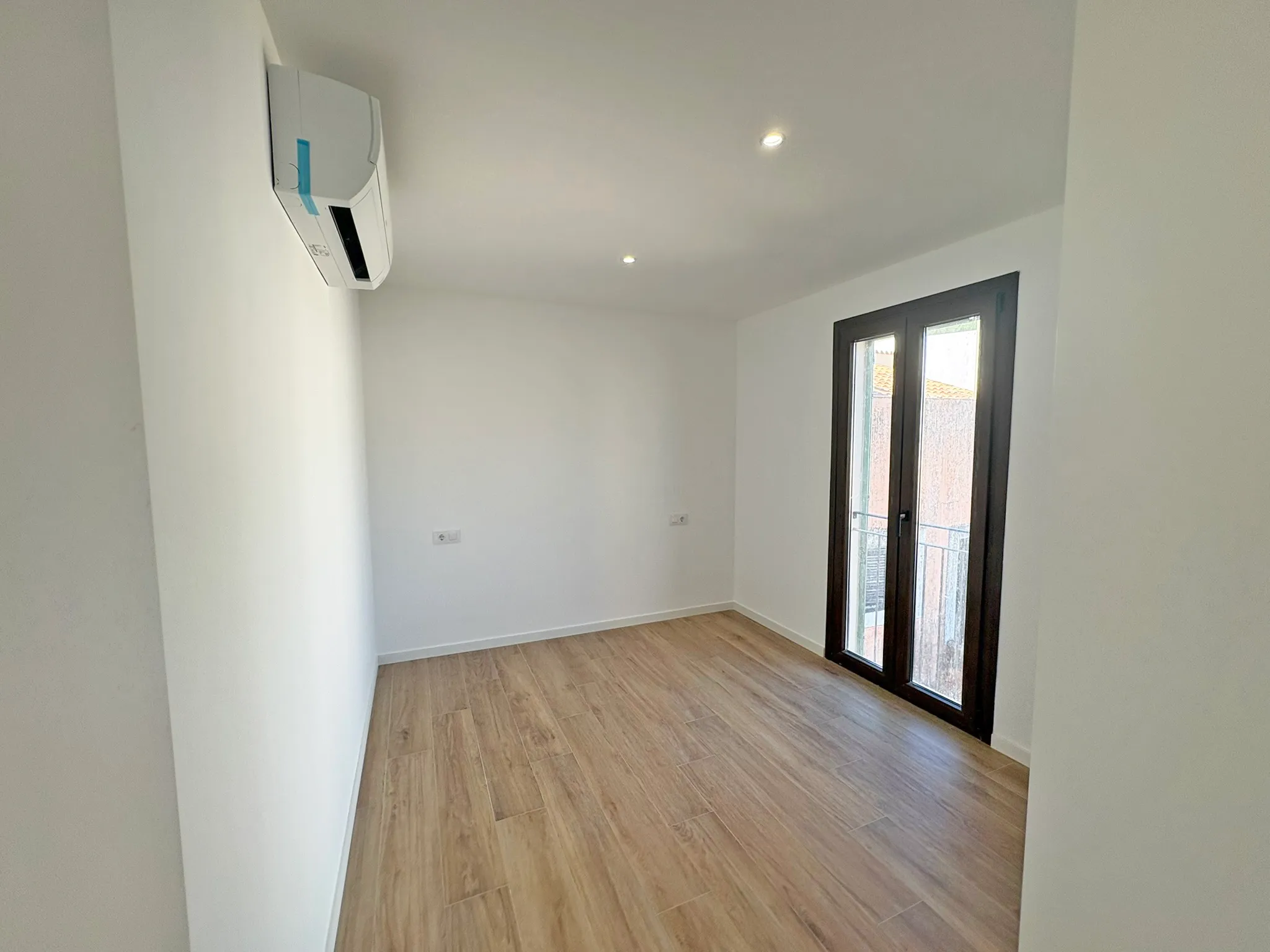 Beautiful duplex with garage and incredible views-7