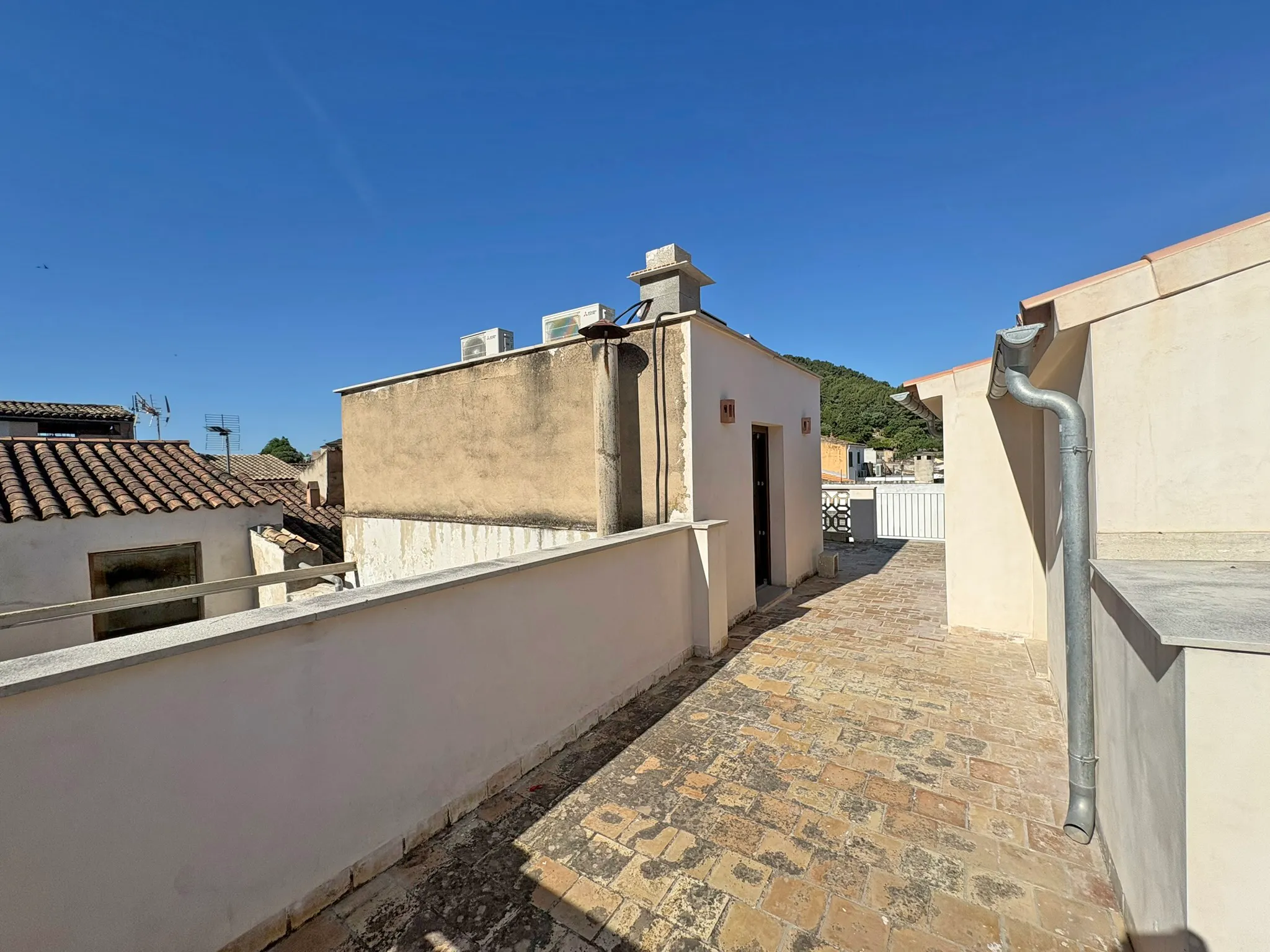 Beautiful duplex with garage and incredible views-12