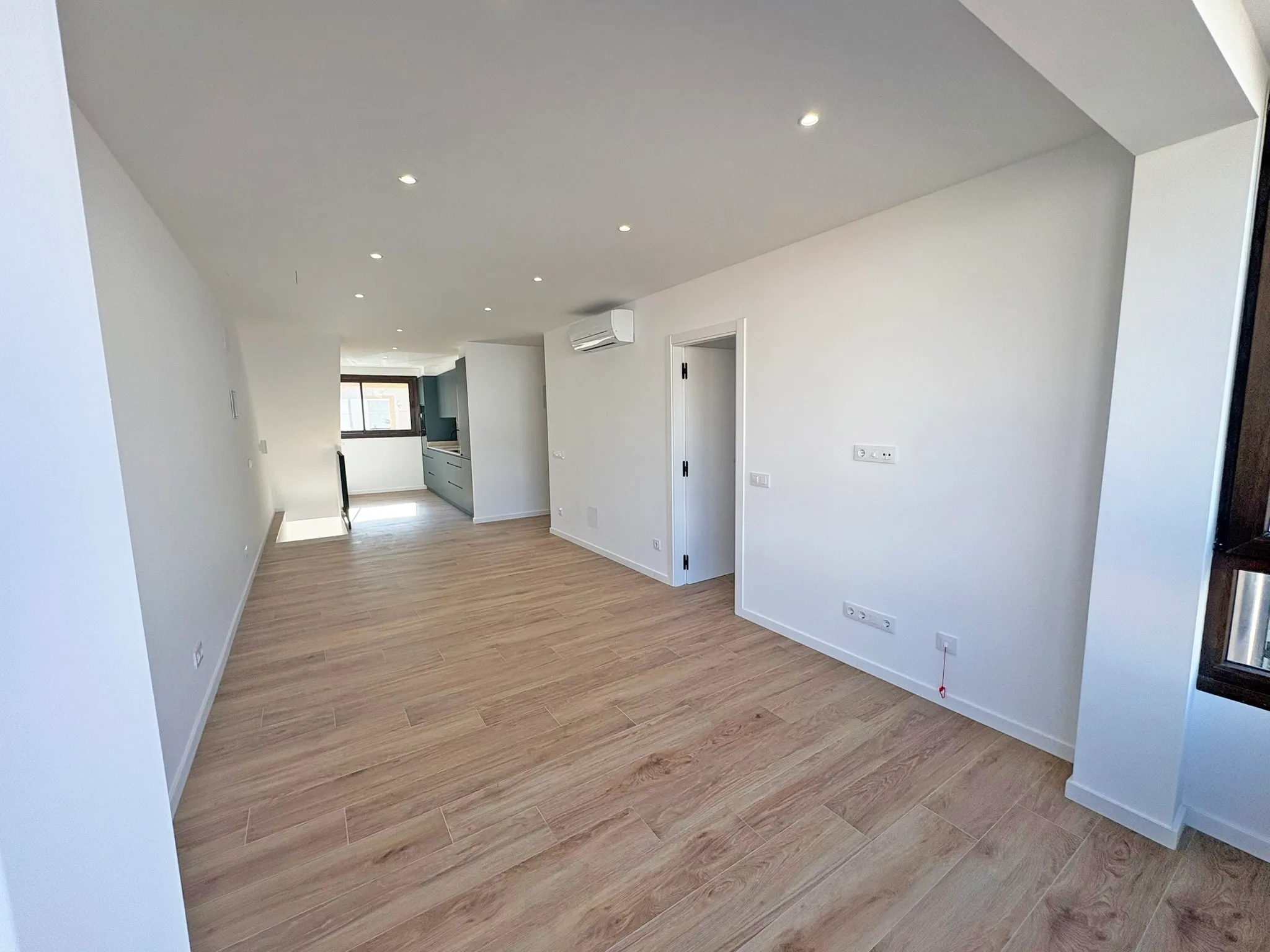Beautiful duplex with garage and incredible views-6