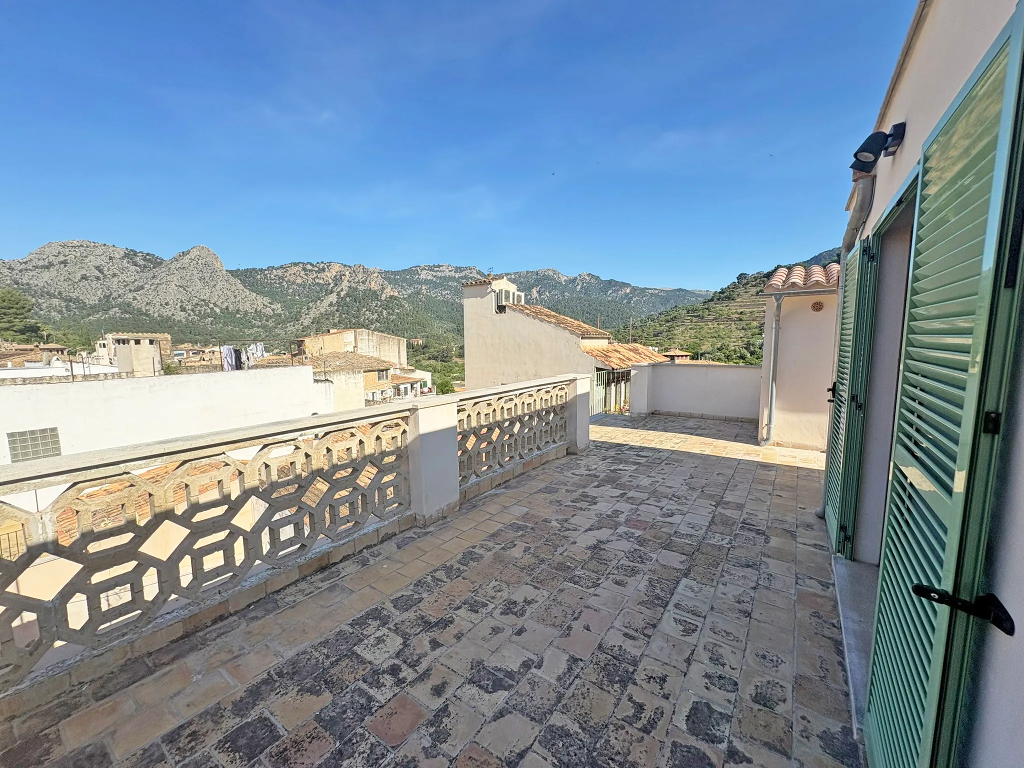 Beautiful duplex with garage and incredible views-1