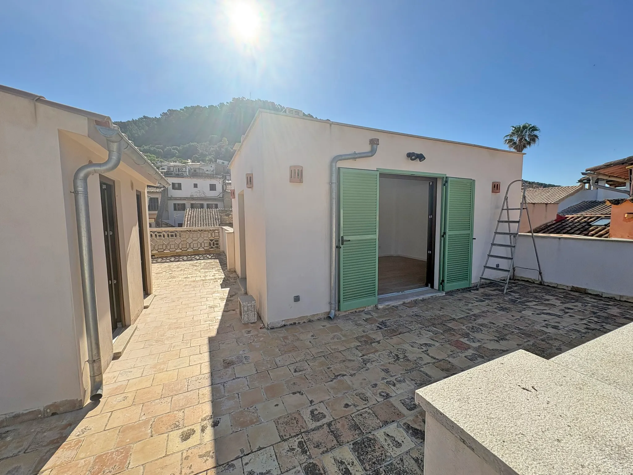 Beautiful duplex with garage and incredible views-13