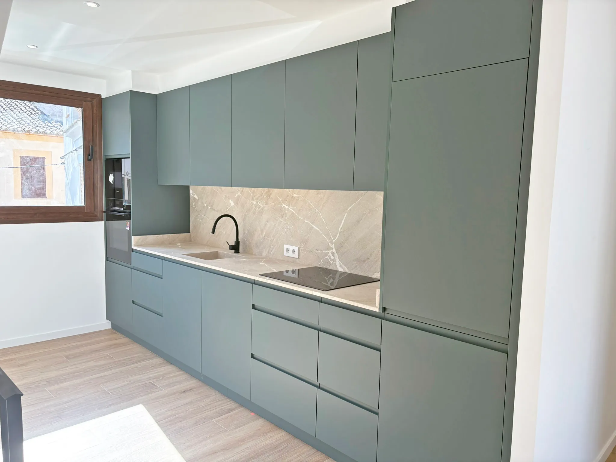 Beautiful duplex with garage and incredible views-4
