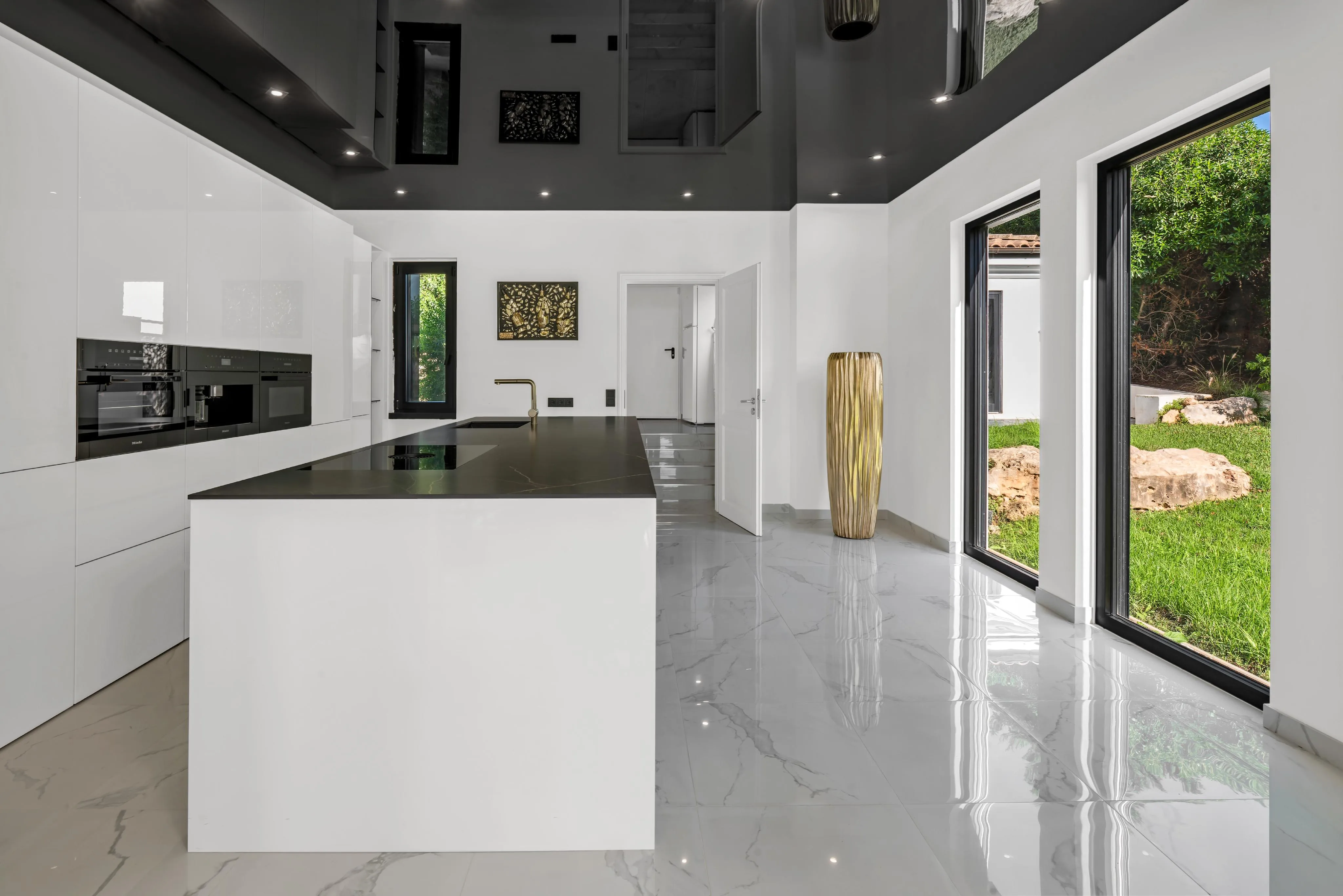 Modern villa in Santa Ponsa with large garden, pool and full privacy-10