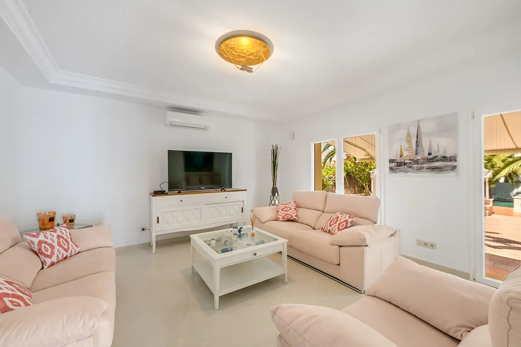 Villa con casa de huéspedes cerca de Cala Gran-16