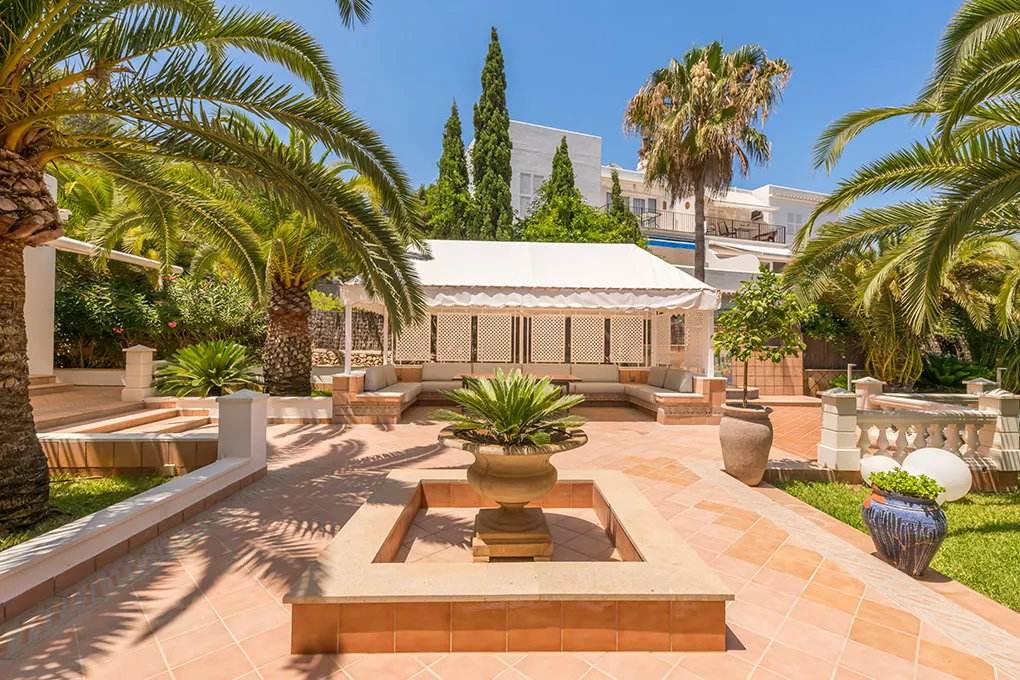 Villa con casa de huéspedes cerca de Cala Gran-3