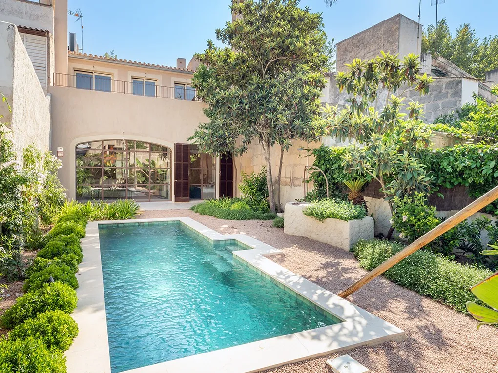 Radhus med pool i centrum av Felanitx-3