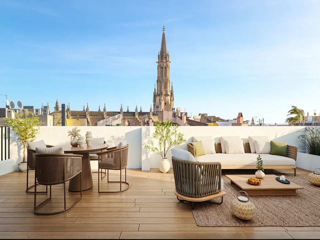 Àtic tríplex a casa urbana renovada amb terrasses i ascensor privat-1