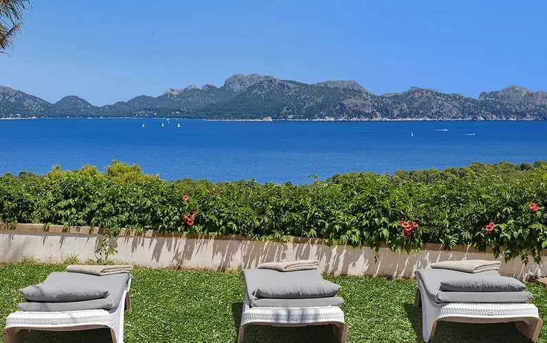 Потрясающий особняк с видом на море