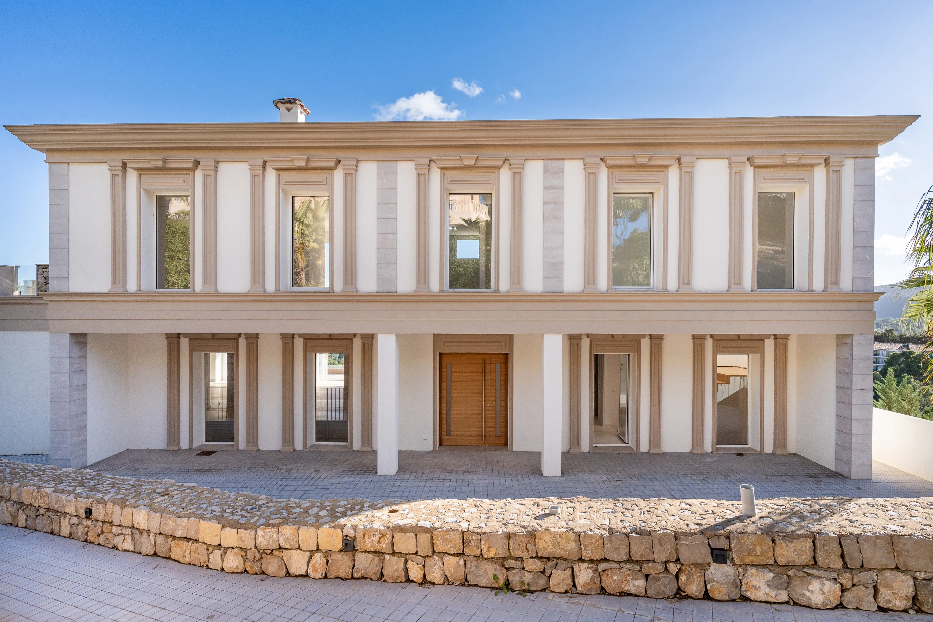 Classic Villa with Magnificent Sea Views in Son Vida-16