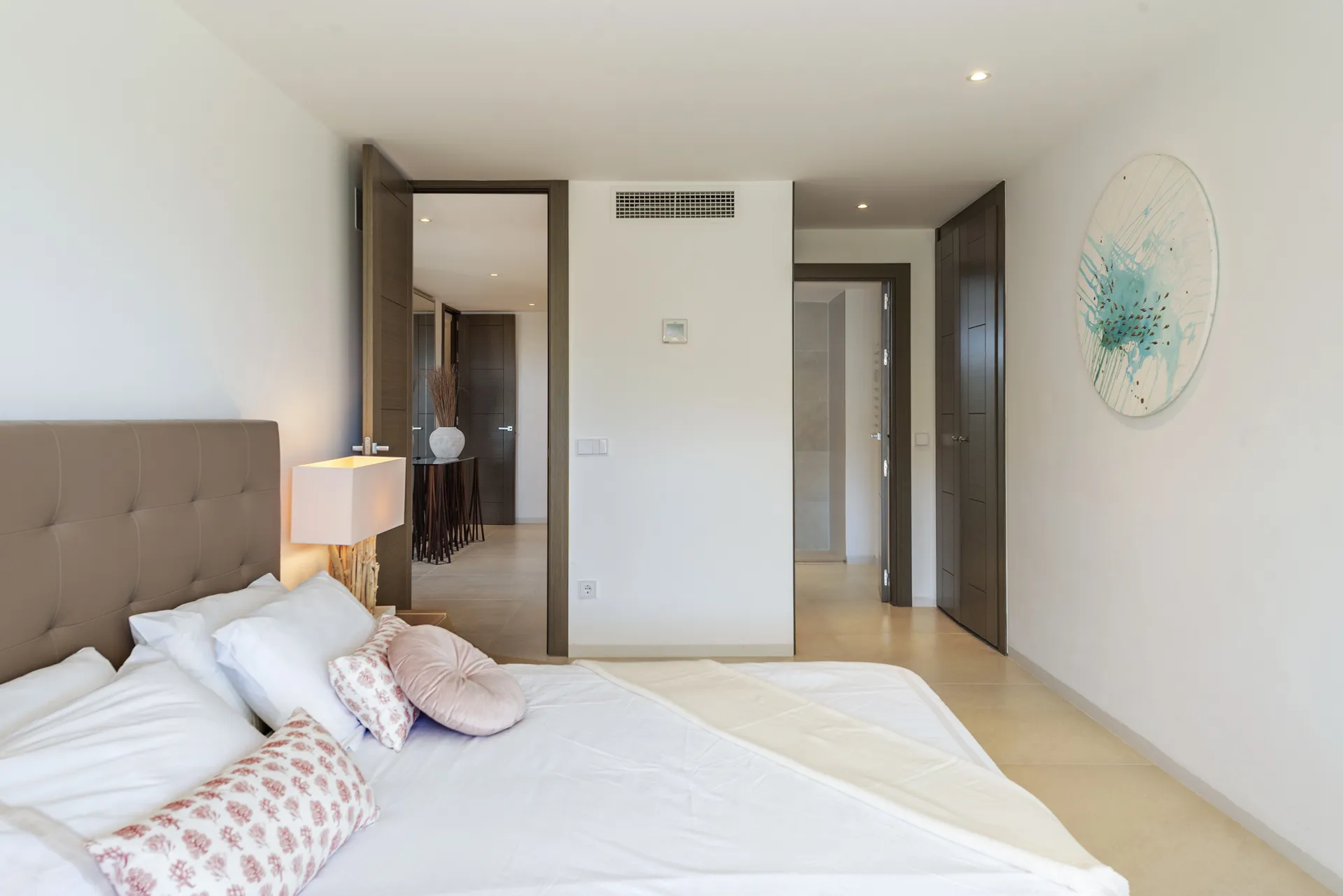 Smukt renoveret lejlighed med havudsigt på bedste beliggenhed-13