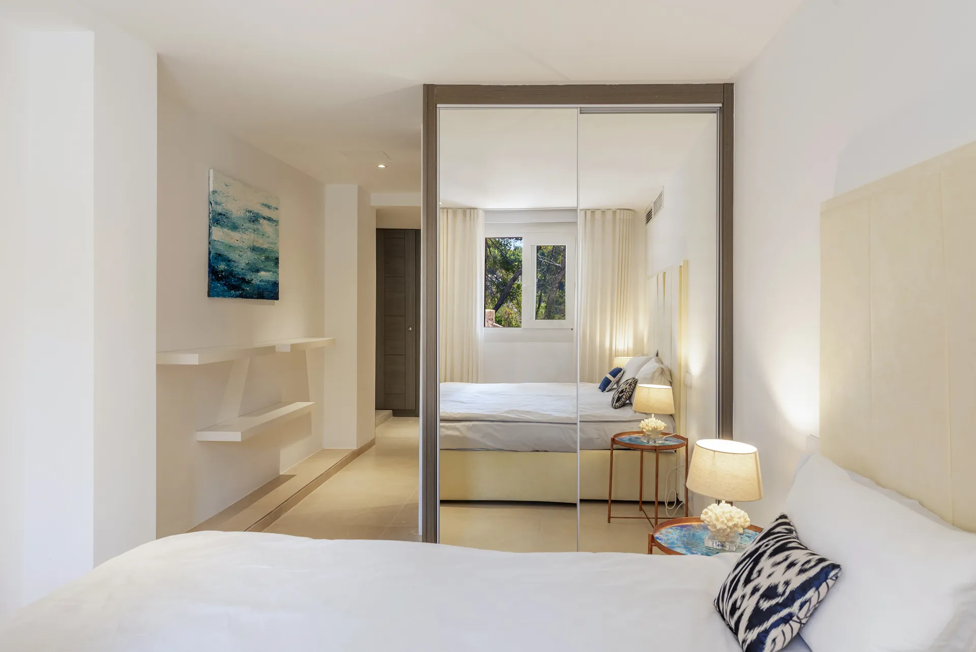 Pięknie odnowione mieszkanie z widokiem na morze w doskonałej lokalizacji-21