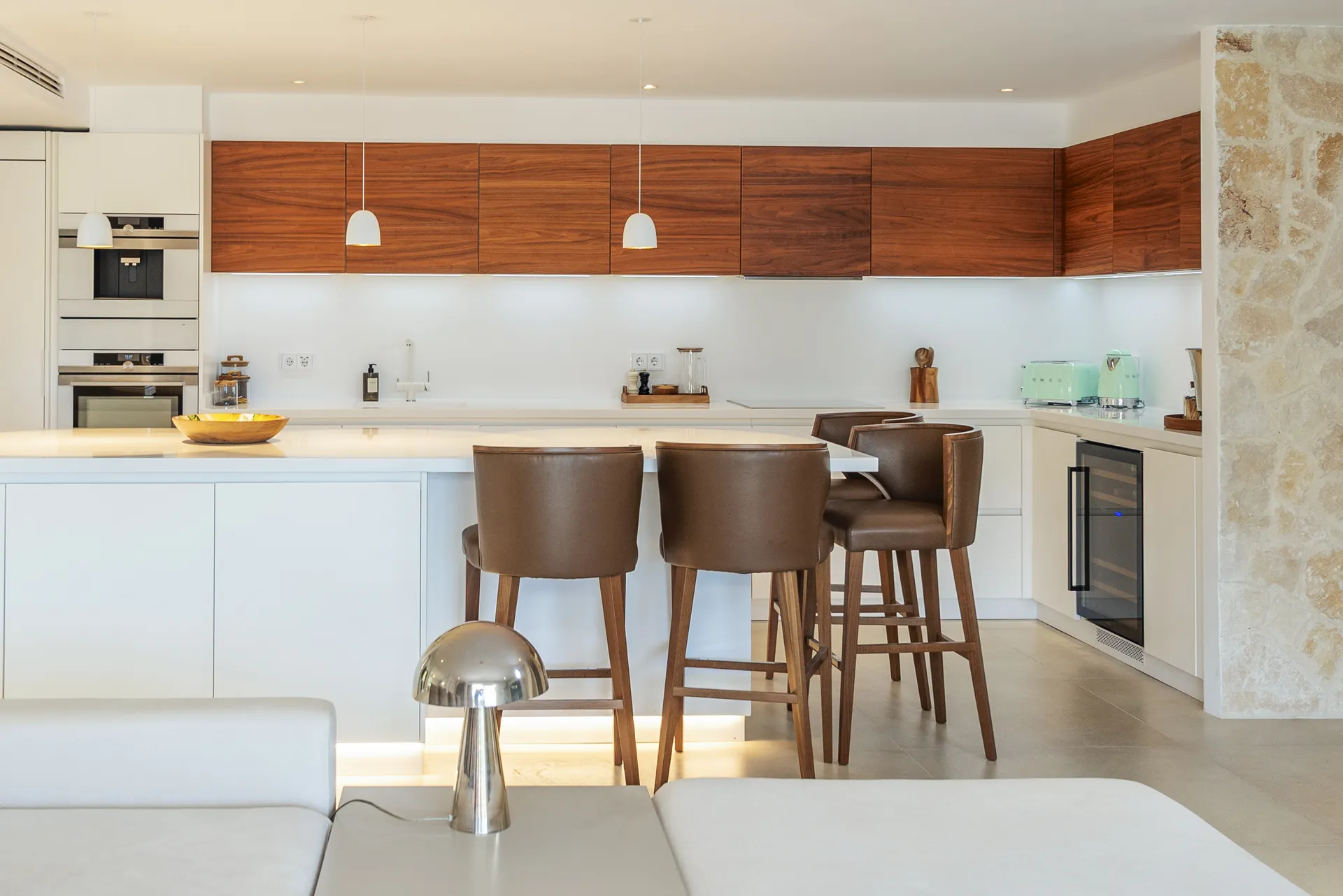 Pięknie odnowione mieszkanie z widokiem na morze w doskonałej lokalizacji-8