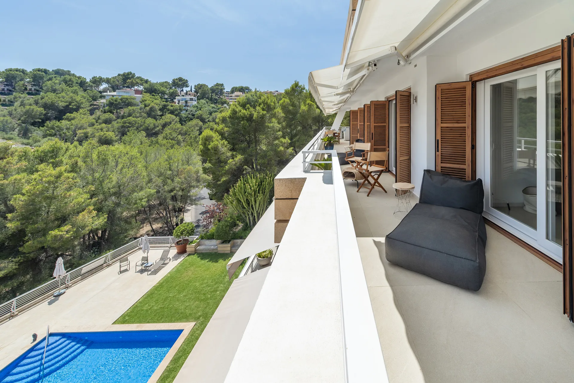 Smukt renoveret lejlighed med havudsigt på bedste beliggenhed-24