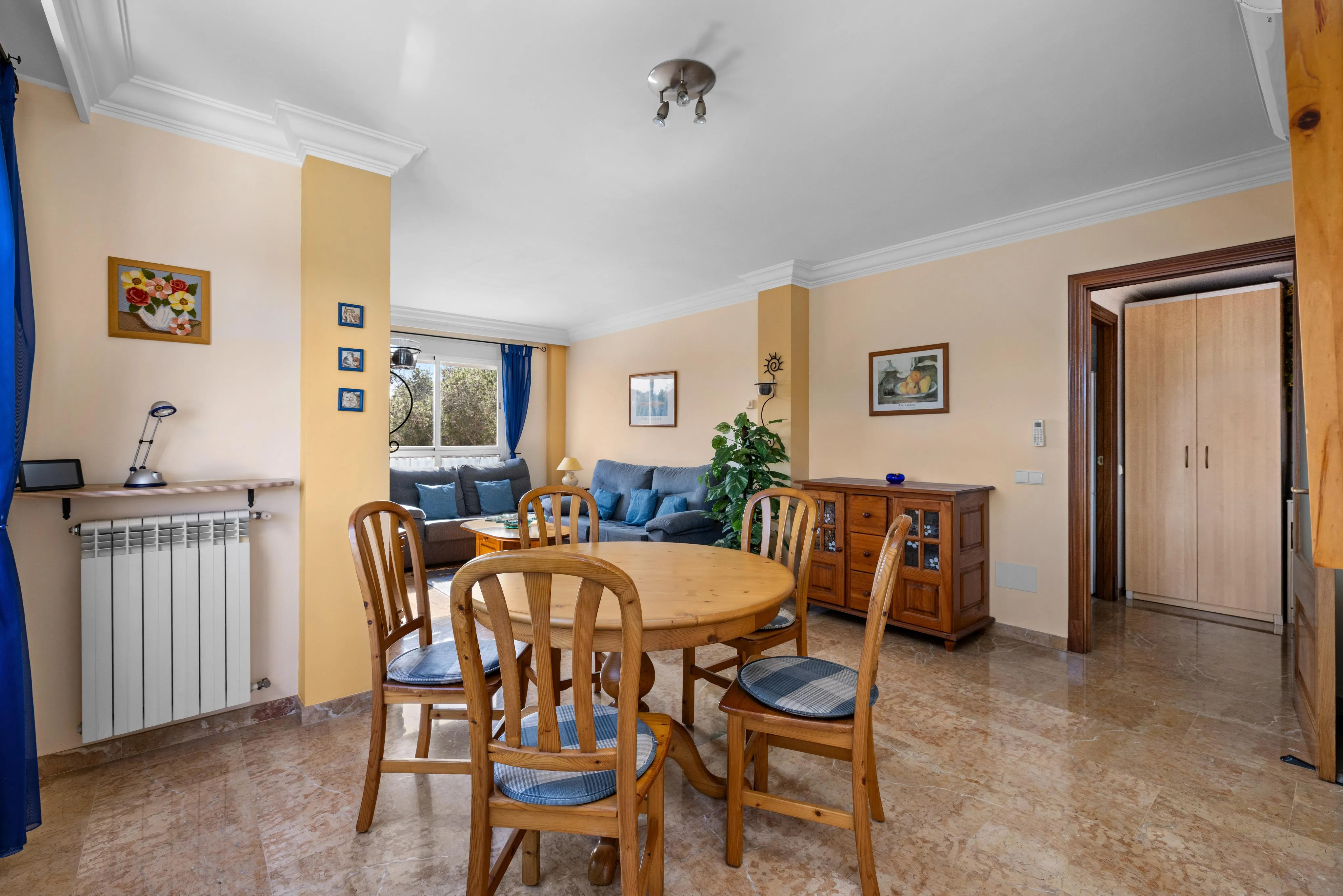 Light-filled apartment with pool, balcony and views-10