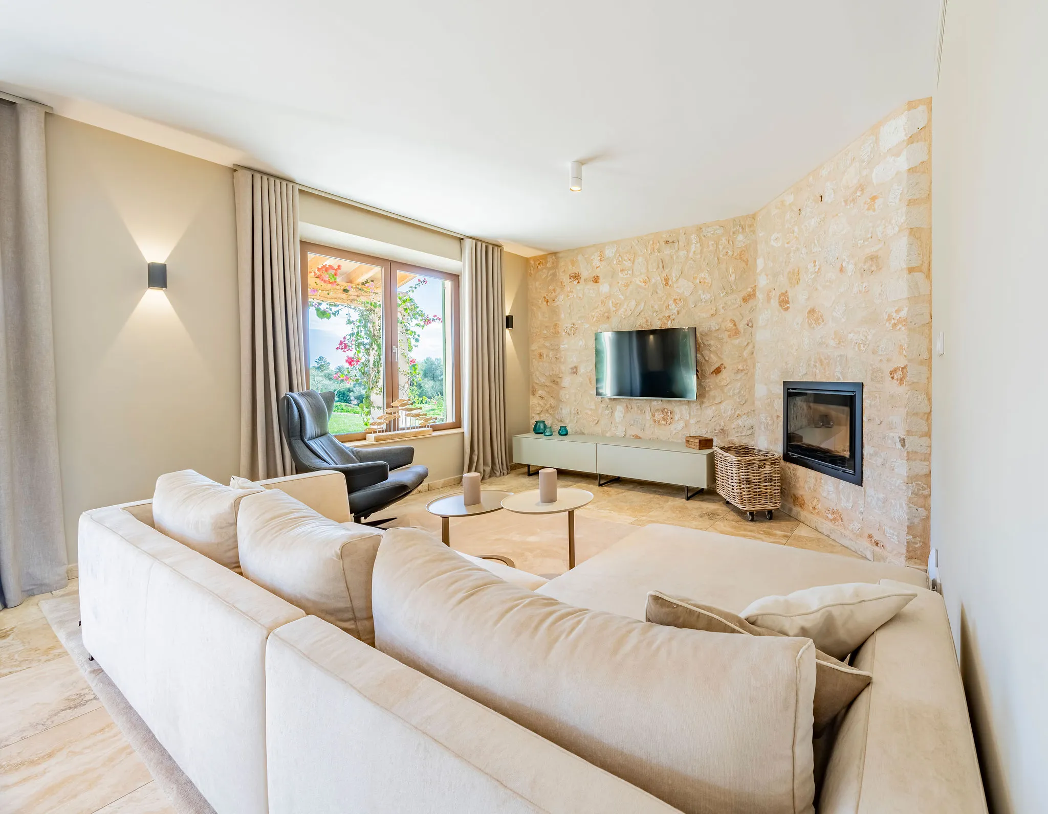 Authentic new-build finca near the sea and in an exceptional location in Porto Petro-7