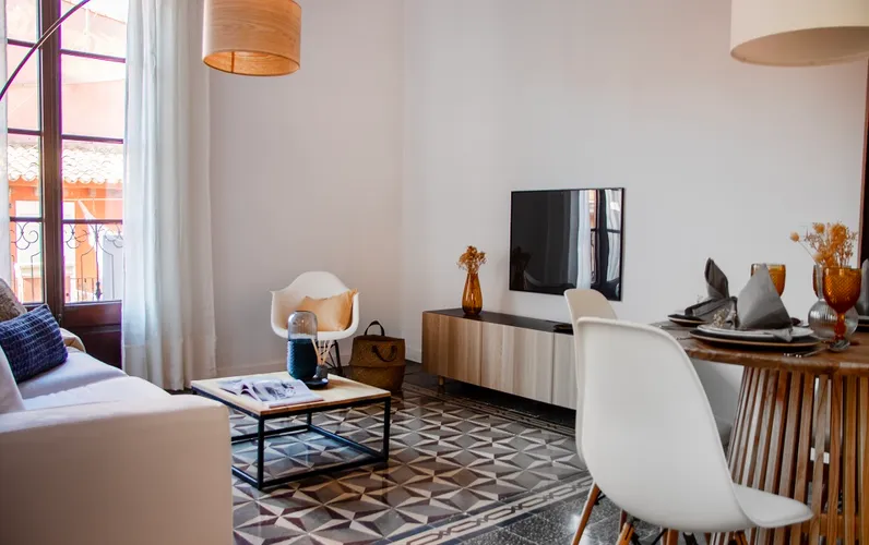 Gezellig appartement met balkon en gemeenschappelijk terras vlakbij Plaza Coll