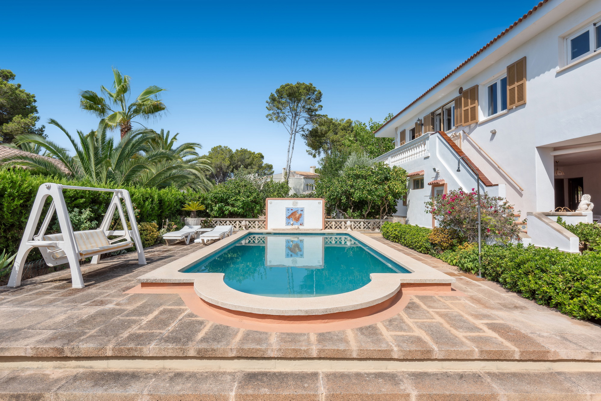 Middellandse Zee-chalet vlak bij het strand met een apart gastenappartement