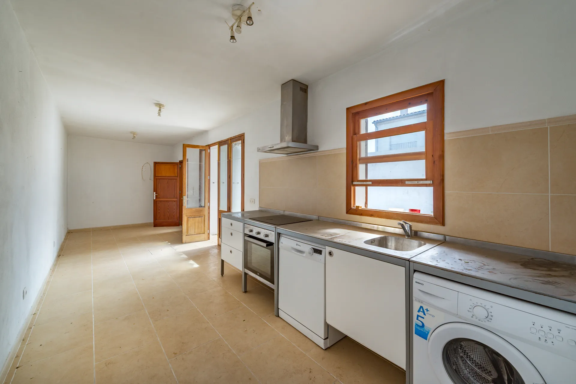 Casa de pueblo con proyecto de renovación y vistas incomparables en Pollensa-8