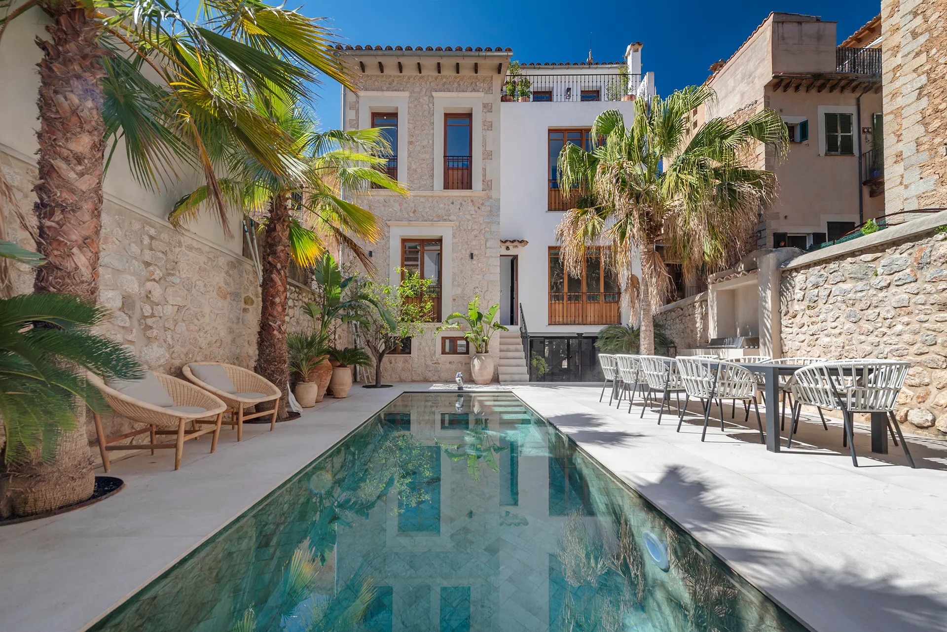 Elegant i sofisticada casa adossada en el cor de l'històric Sóller-14